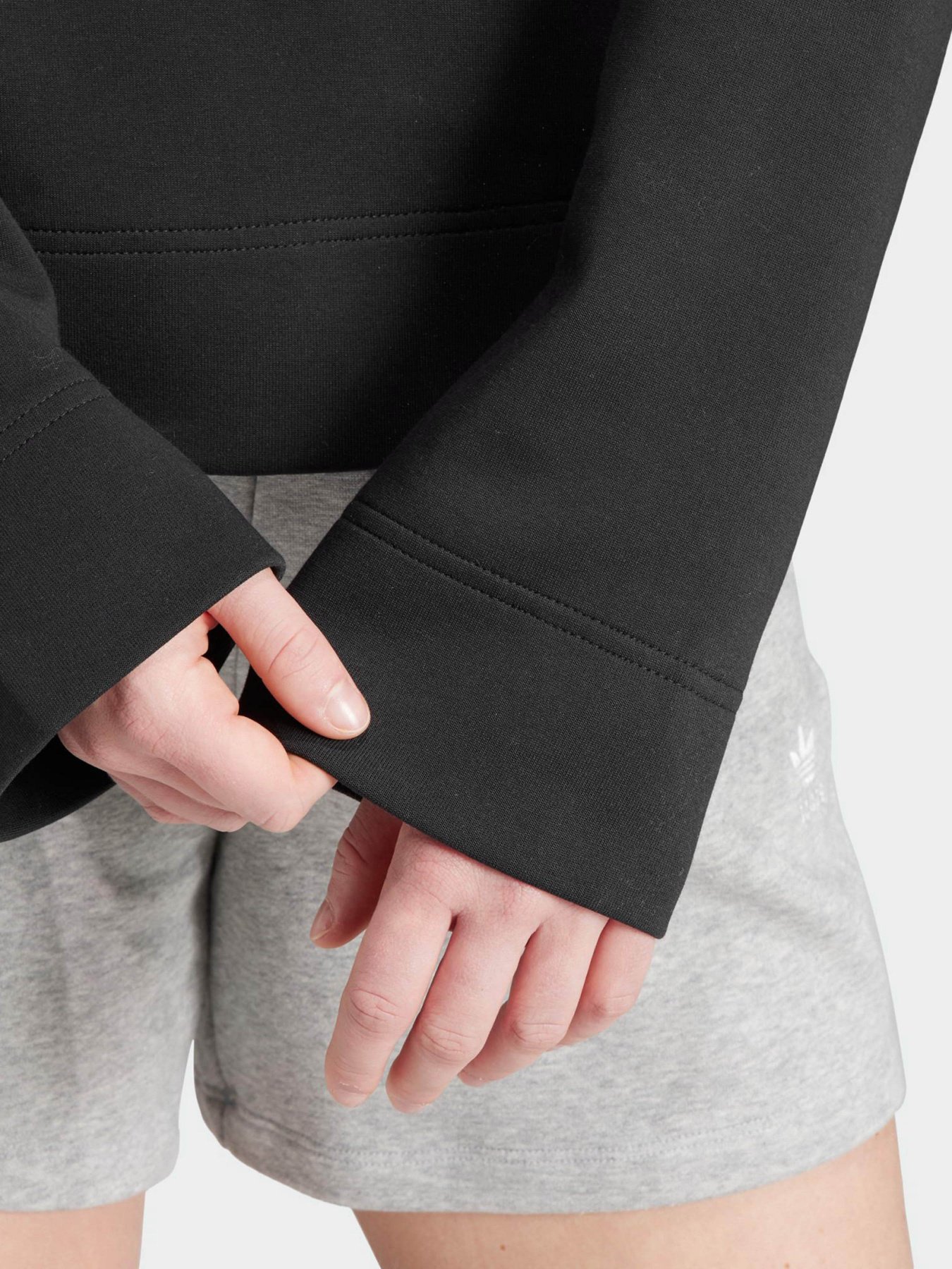 Свитшот Adidas Essential Short Crew модель IJ9622 Фото