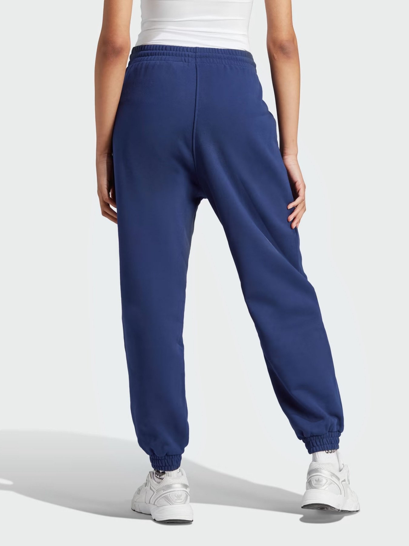 Спортивні штани Adidas Pearl Trefoil Cuffed модель IL2423 Спортивні штани Adidas Pearl Trefoil Cuffed модель IL2423 Фото