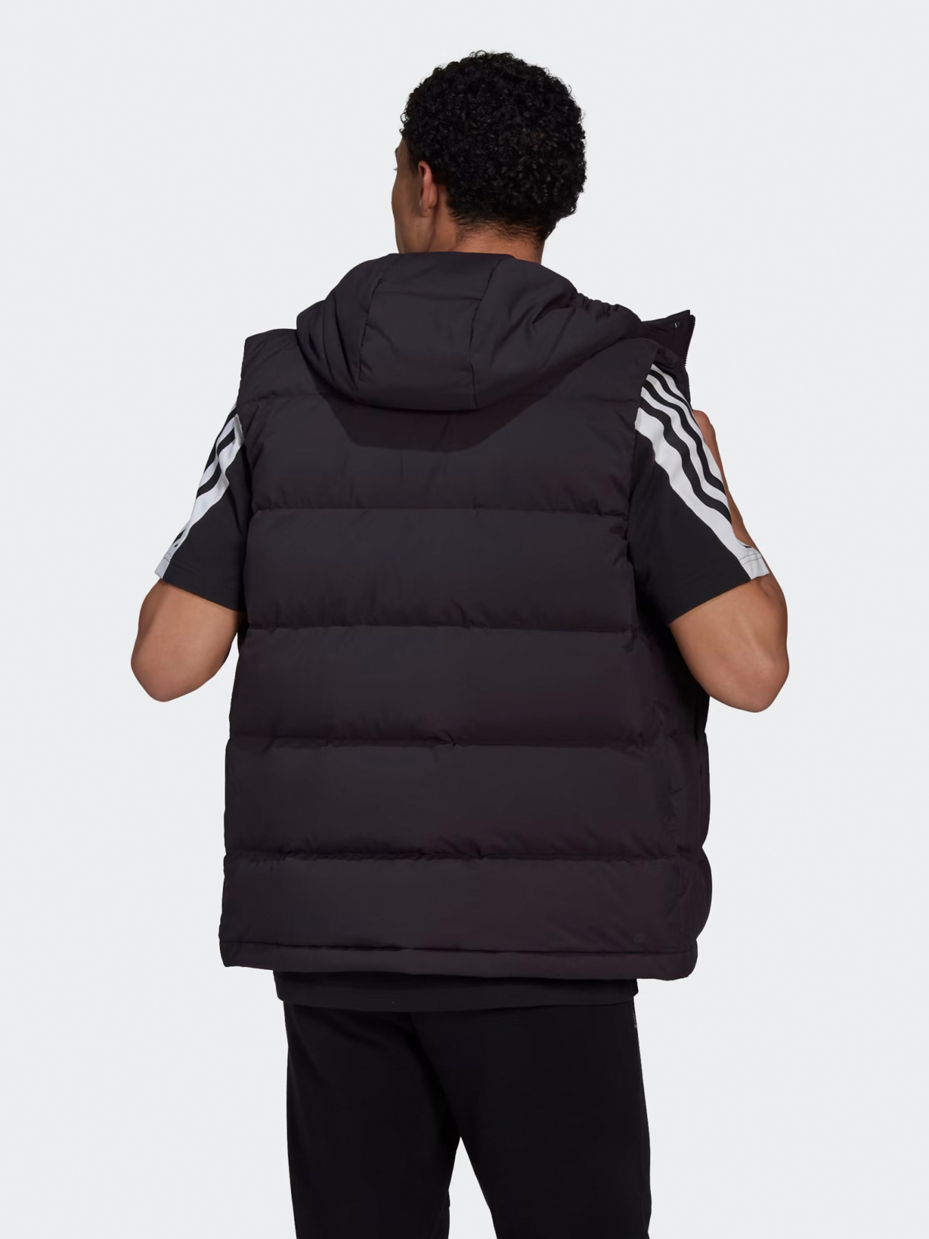 Жилет с утеплителем Adidas Helionic Hooded Down модель HG6277 Фото