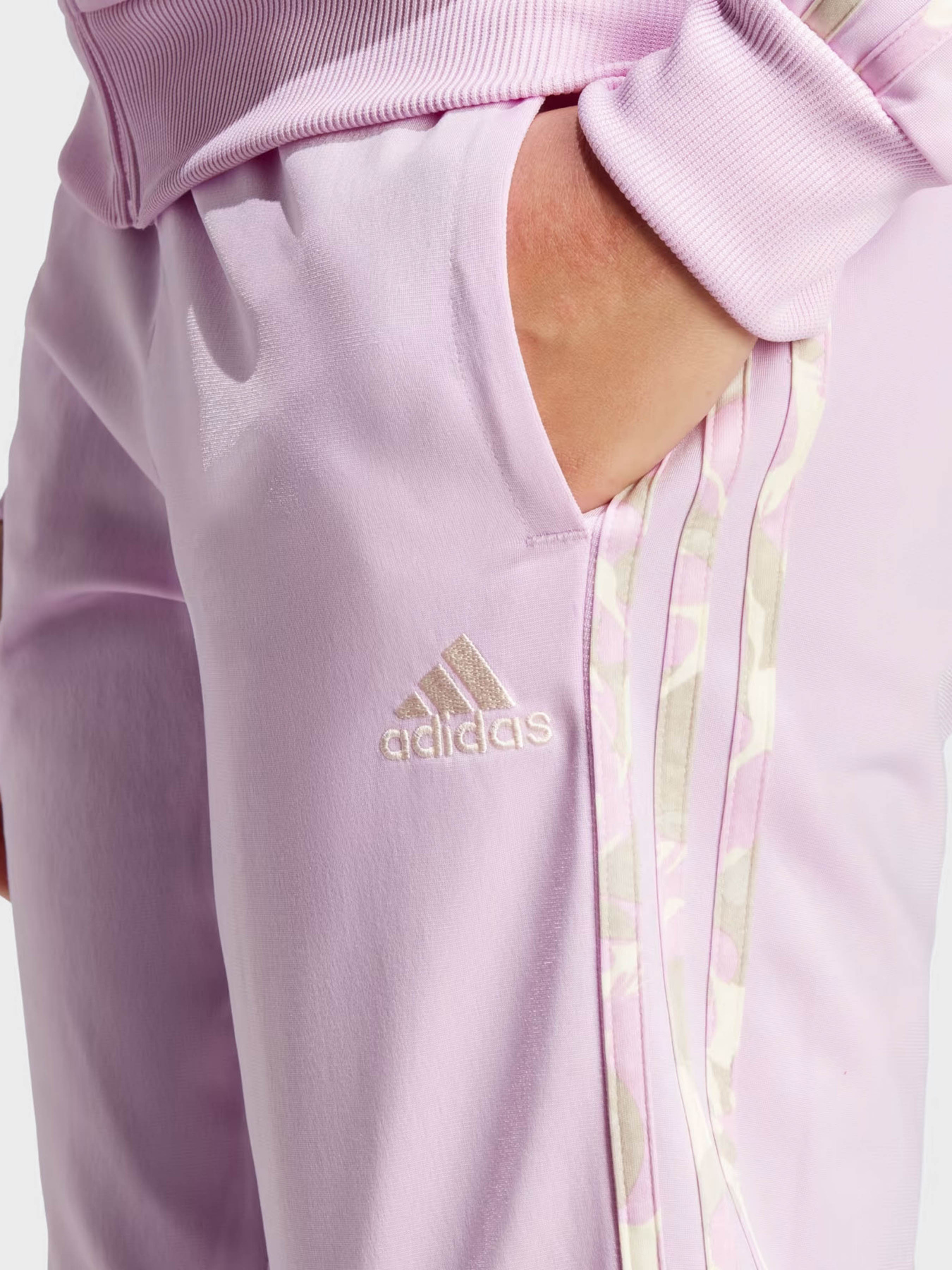 Спортивный костюм Adidas Essentials 3-Stripes модель IJ8787 Фото