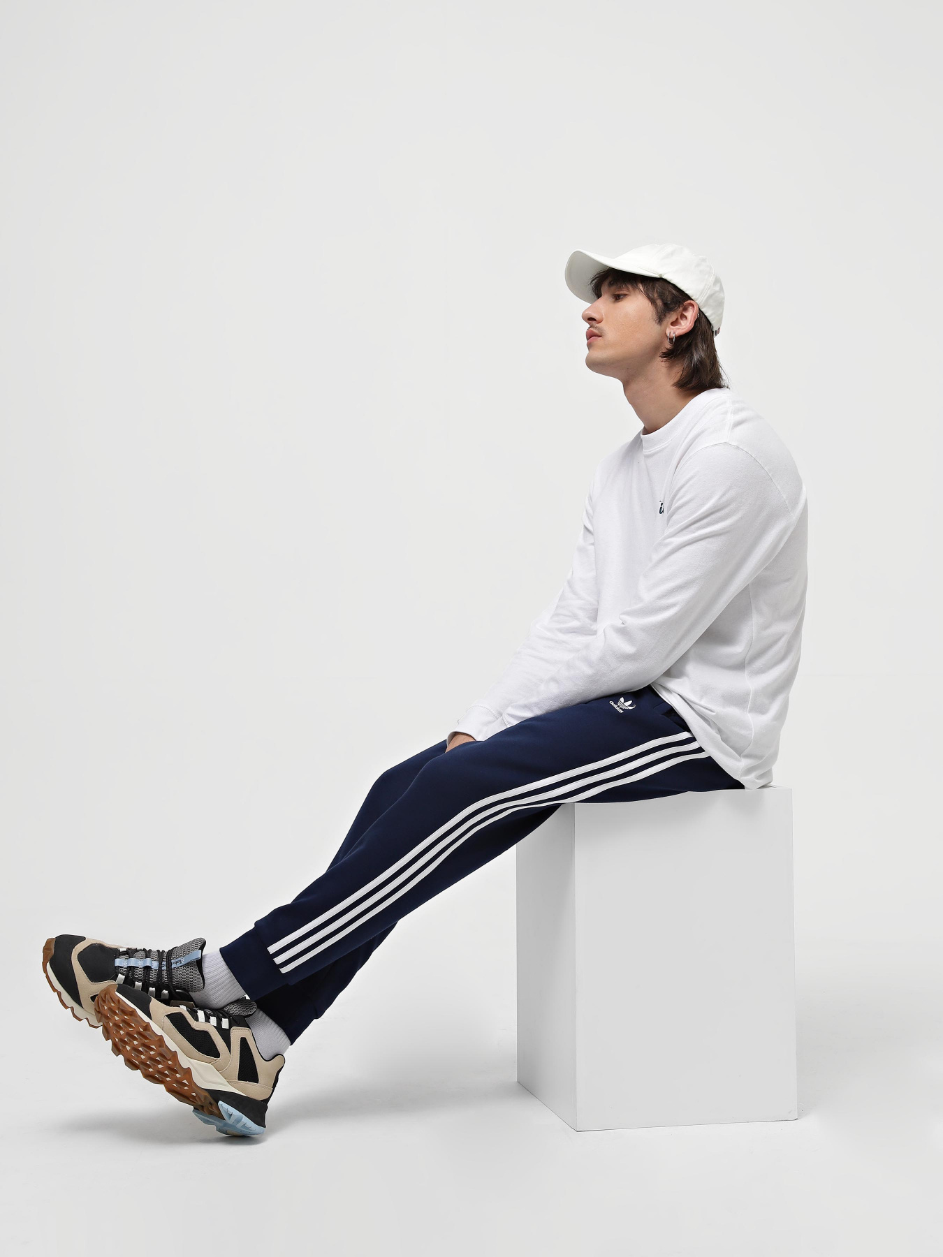 Штаны спортивные Adidas Classics 3-Stripes модель IB1418 Штаны спортивные Adidas Classics 3-Stripes модель IB1418 Фото