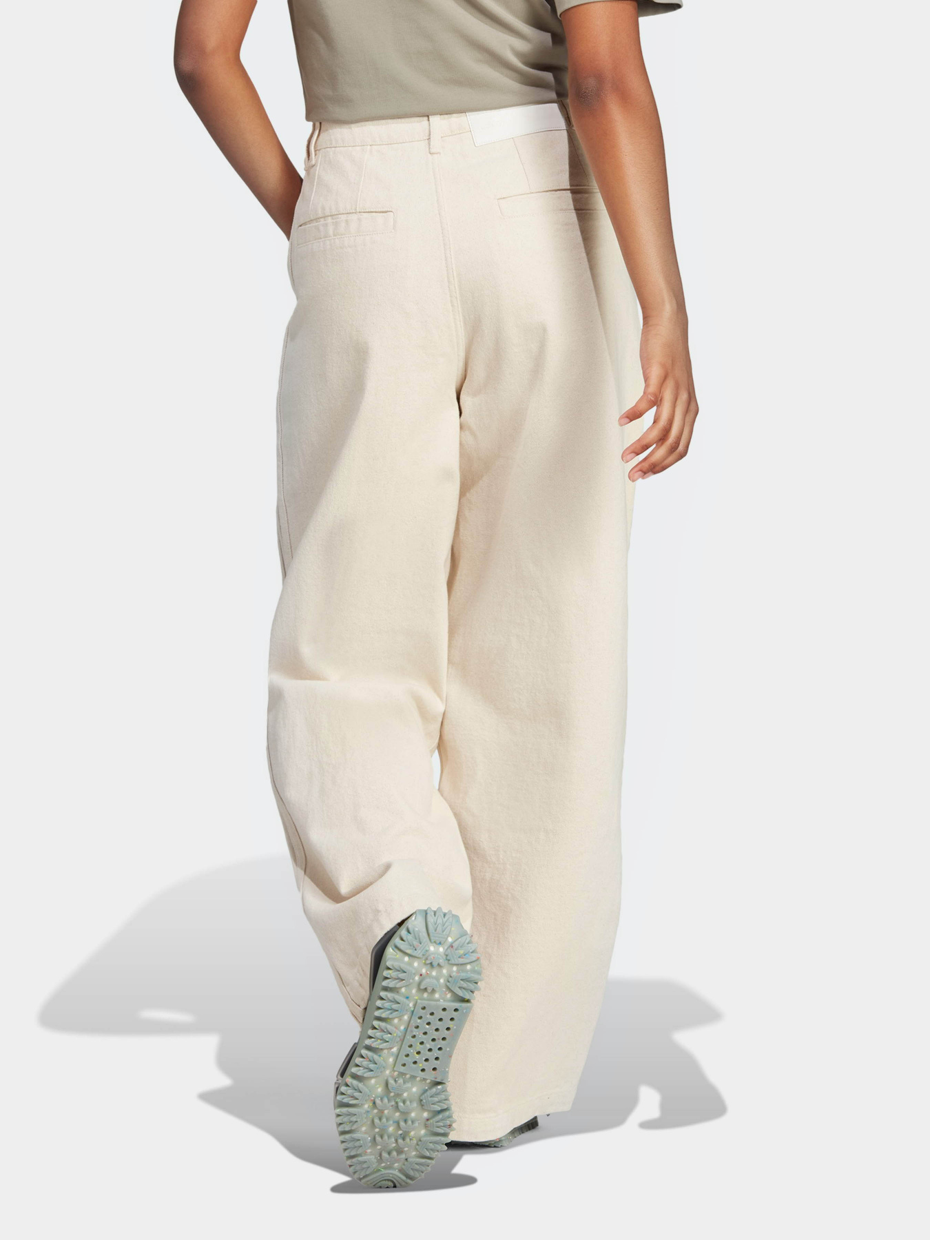 Расклешенные джинсы Adidas Originals X KSENIASCHNAIDER модель IJ6622 Расклешенные джинсы Adidas Originals X KSENIASCHNAIDER модель IJ6622 Фото