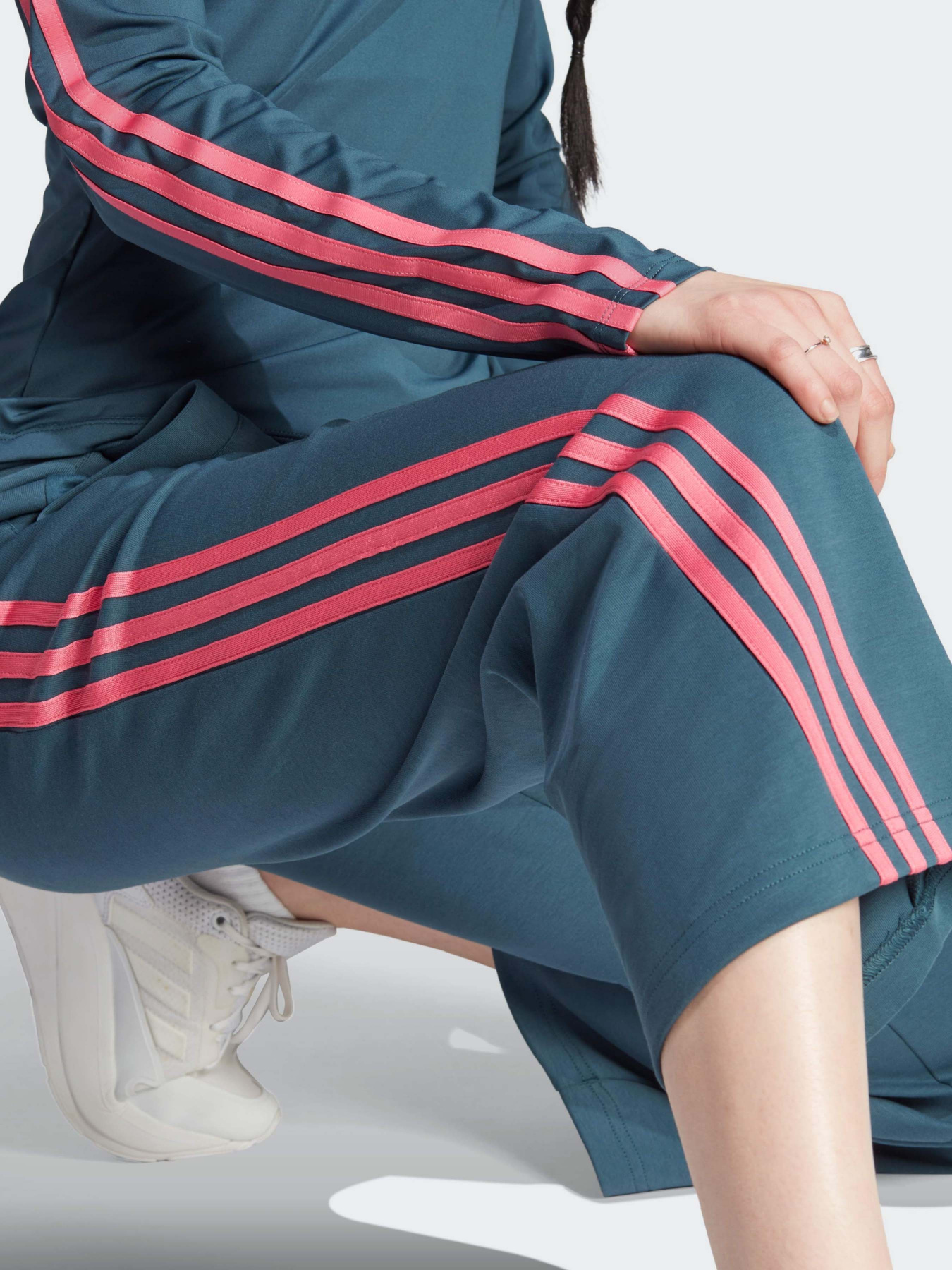 Спортивні штани Adidas Future Icons 3-Stripes модель IM2451 Фото