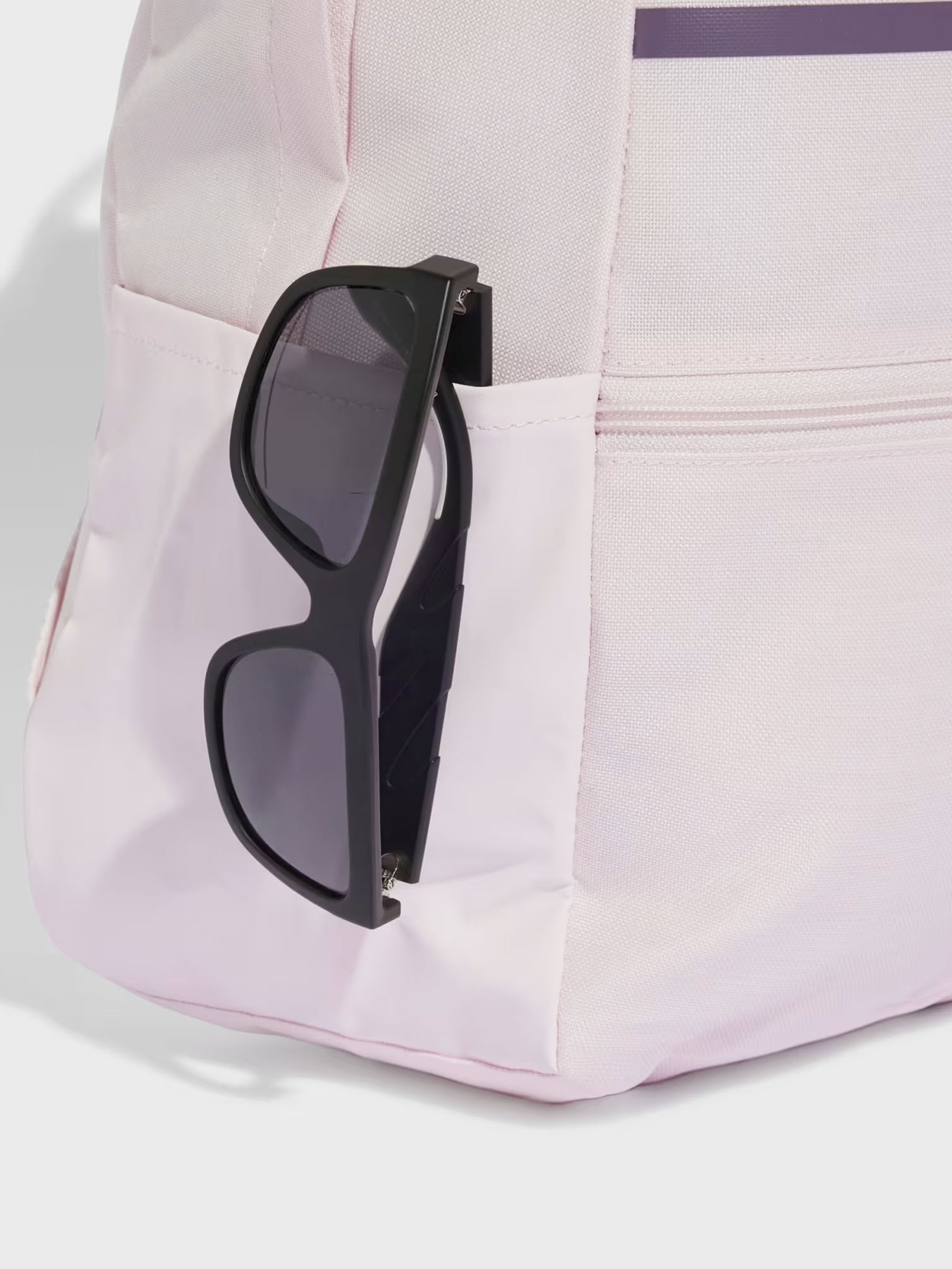 Рюкзак Adidas Classic Horizontal 3-Stripes 27,7L модель IR9837 Фото