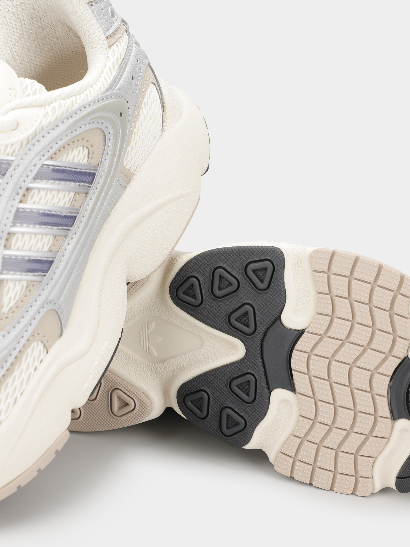 Кроссовки Adidas Ozmillen модель IE5841 Фото