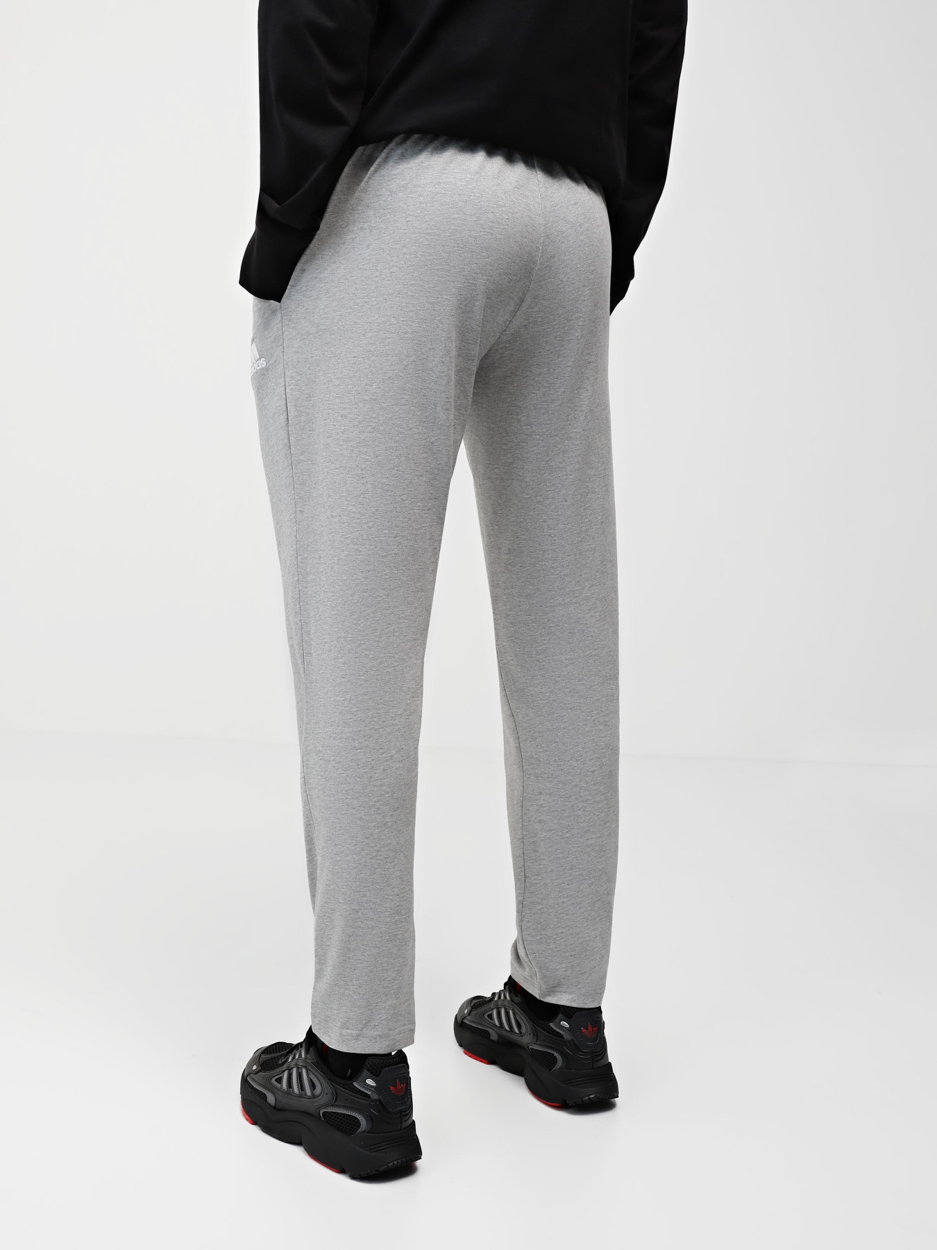 Штаны спортивные Adidas ESSENTIALS JERSEY TAPERED модель IC9411 Фото