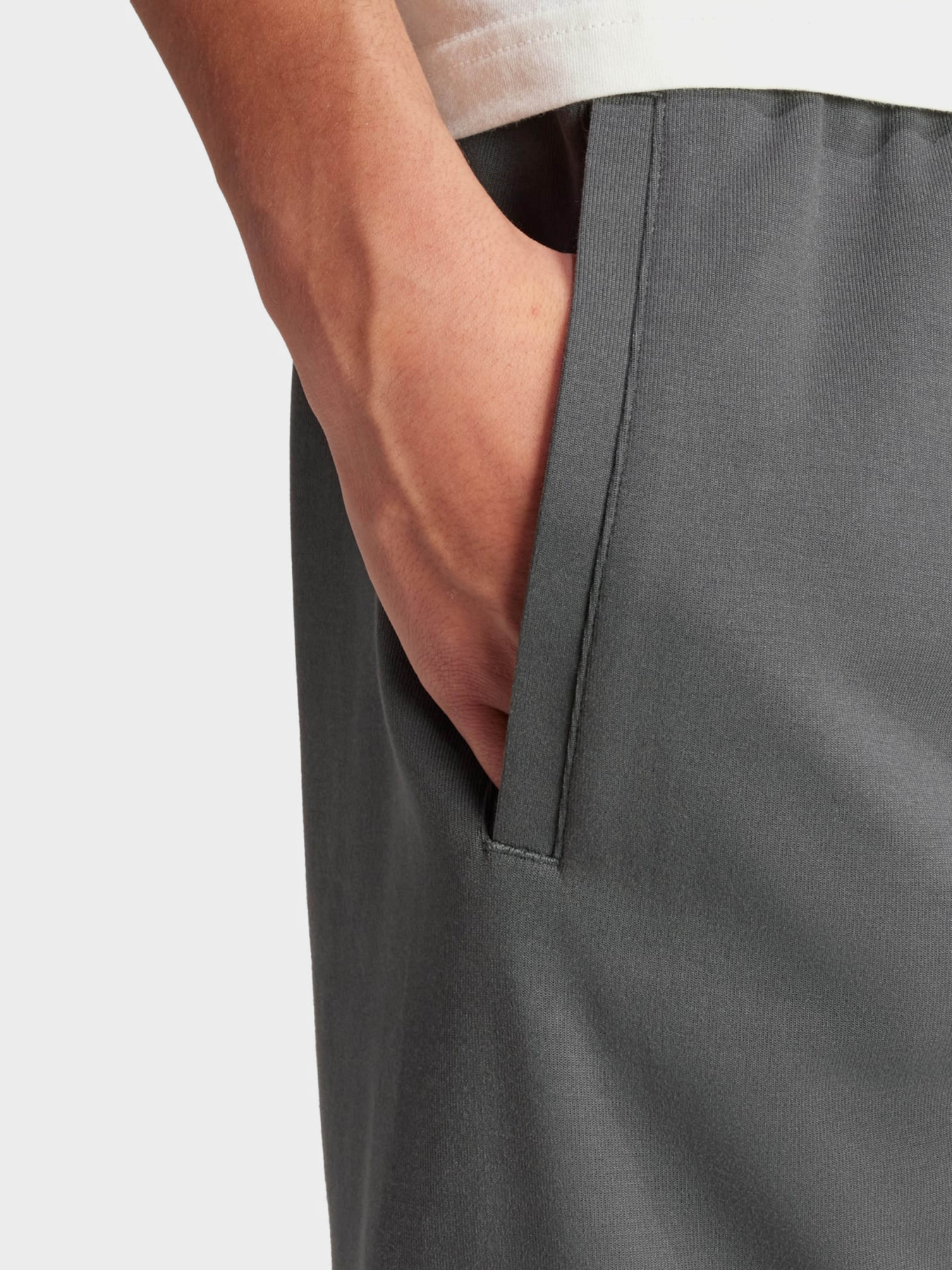 Спортивні штани Adidas FUTURE ICONS BADGE OF SPORT модель IR9177 Спортивні штани Adidas FUTURE ICONS BADGE OF SPORT модель IR9177 Фото