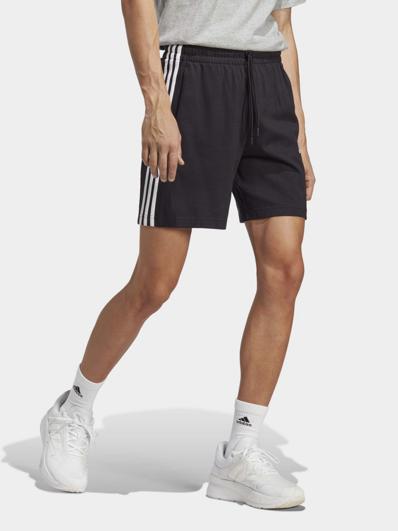 Шорти спортивні Adidas Essentials 3-Stripes Sportswear модель IC9378 Фото