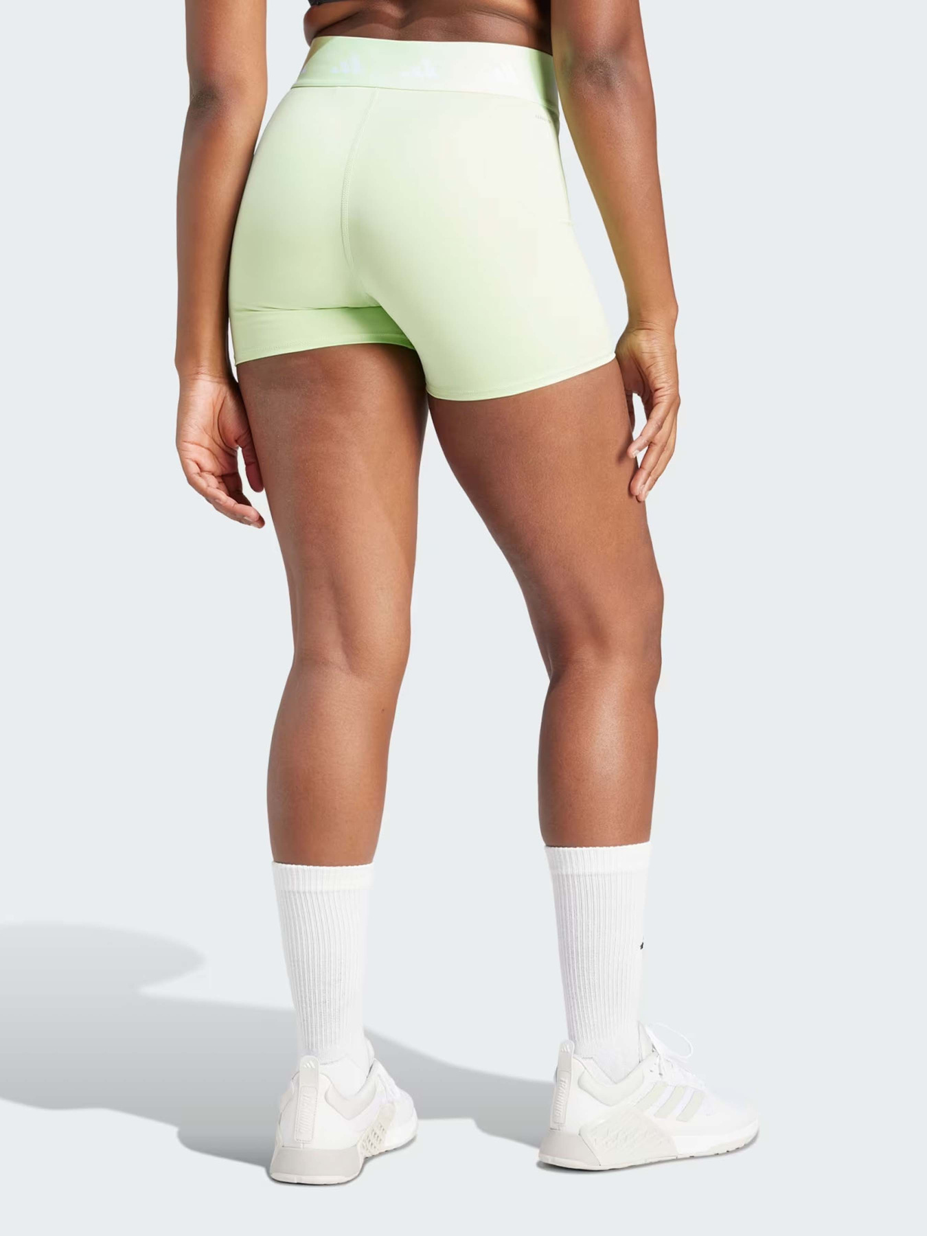 Шорты спортивные Adidas Techfit Performance модель IU1854 Фото