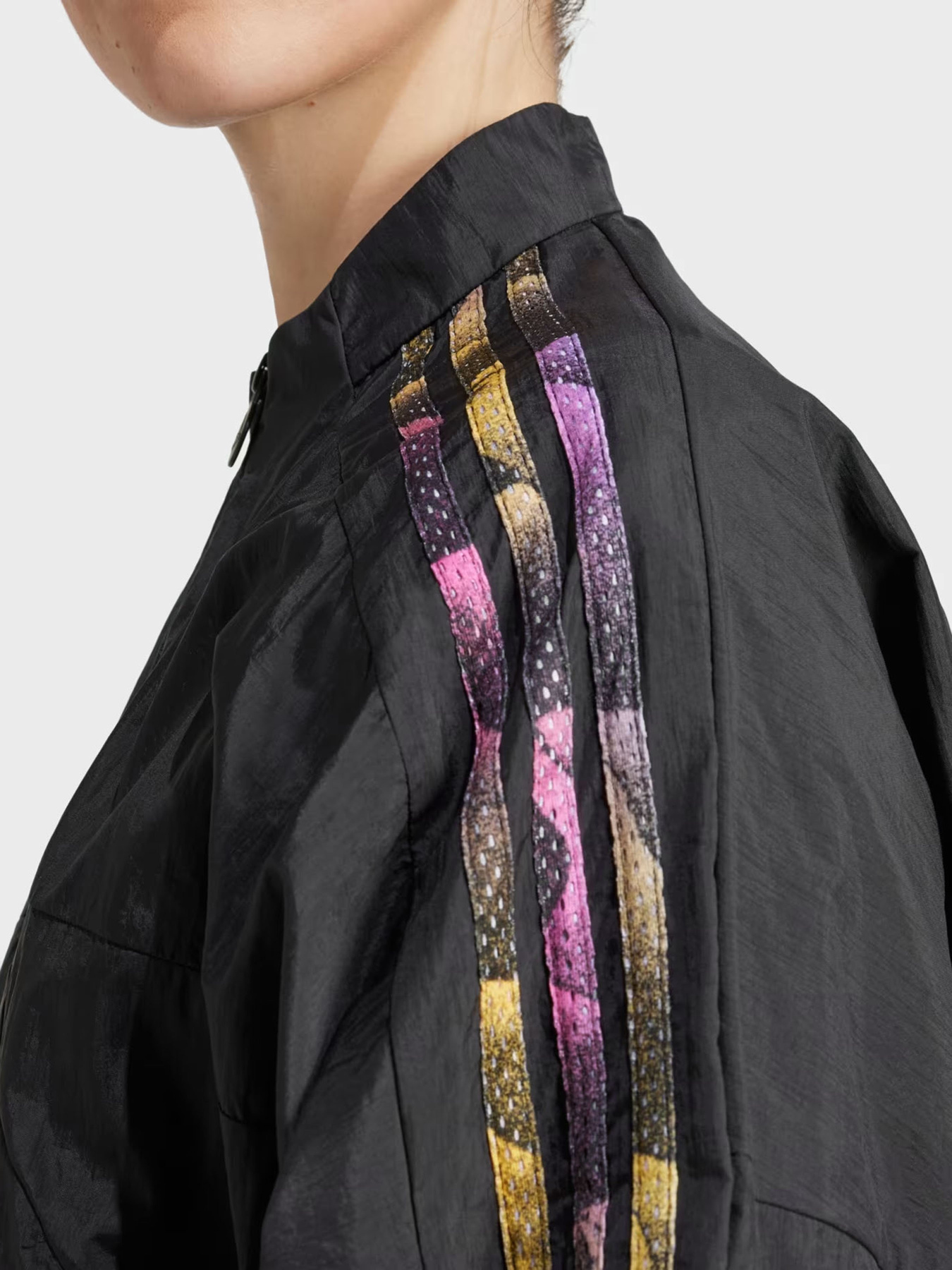 Вітровка Adidas Tiro Cut 3-Stripes Summer Woven модель IQ4818 Фото