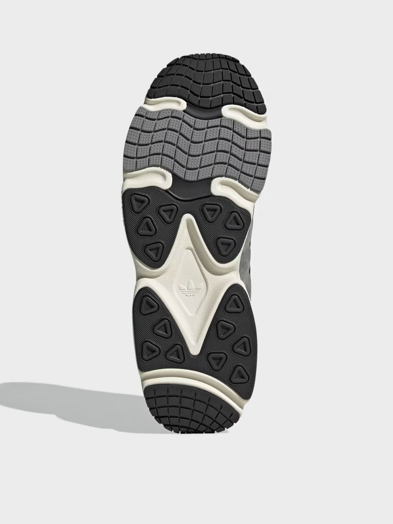 Кросівки Adidas Ozmillen модель ID5718 Фото