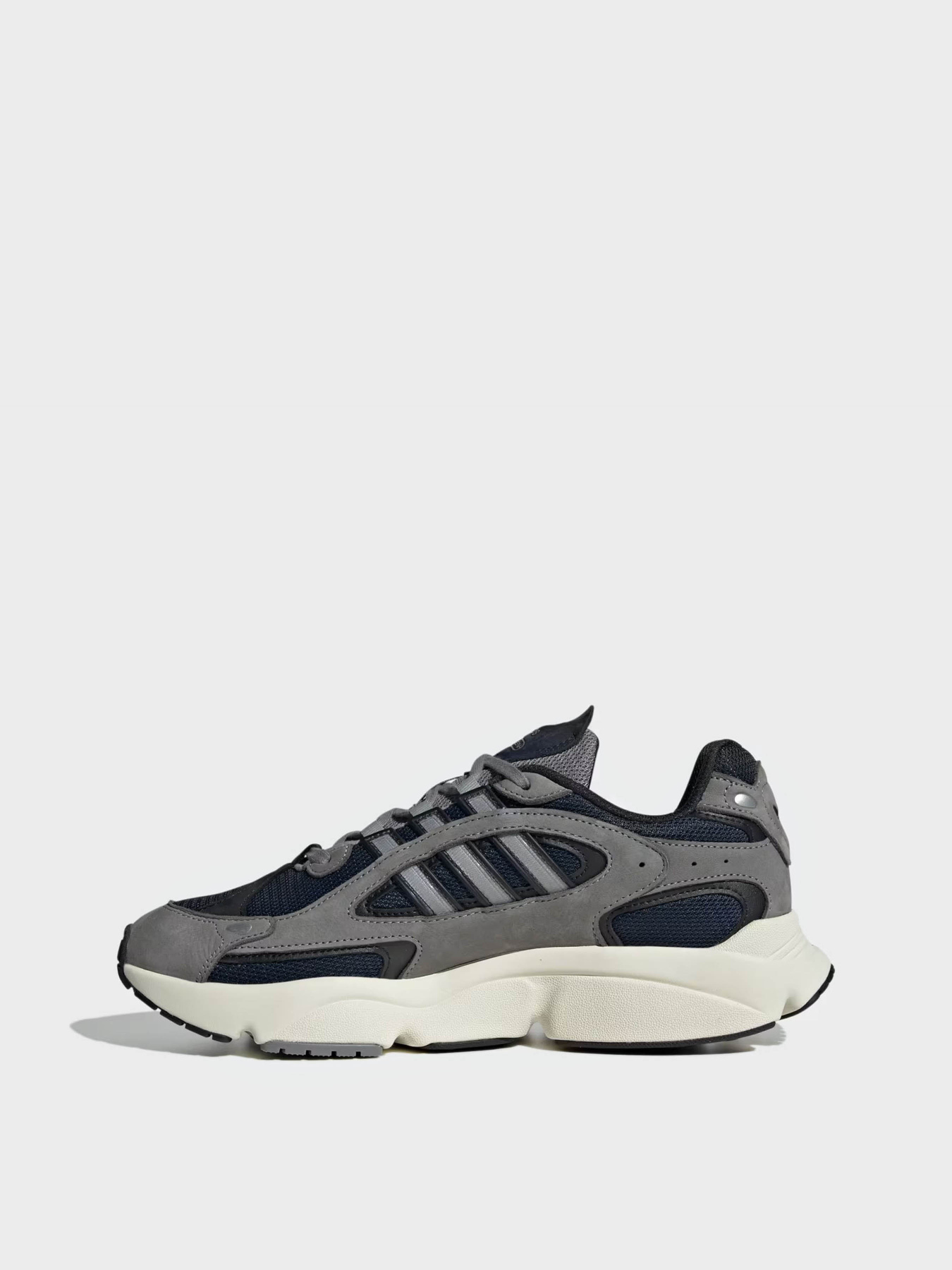 Кроссовки повседневные Adidas OZMILLEN модель ID5718 Фото