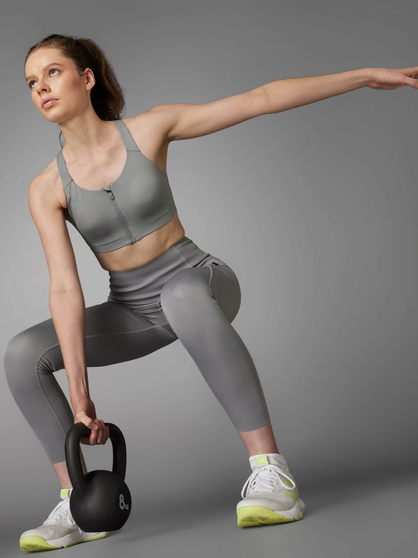 Спортивний топ Adidas TLRD IMPACT LUXE модель IT6656 Фото