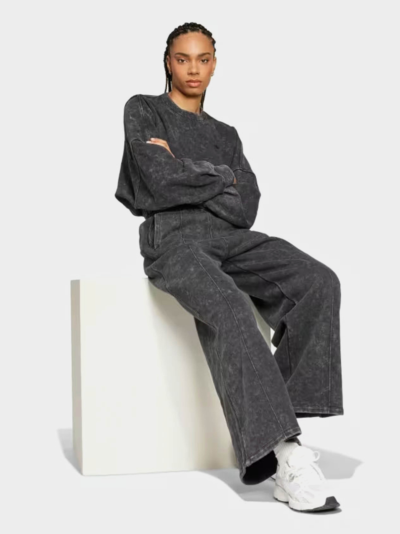 Штаны спортивные Adidas Premium Essentials Washed Loose модель IW5740 Фото