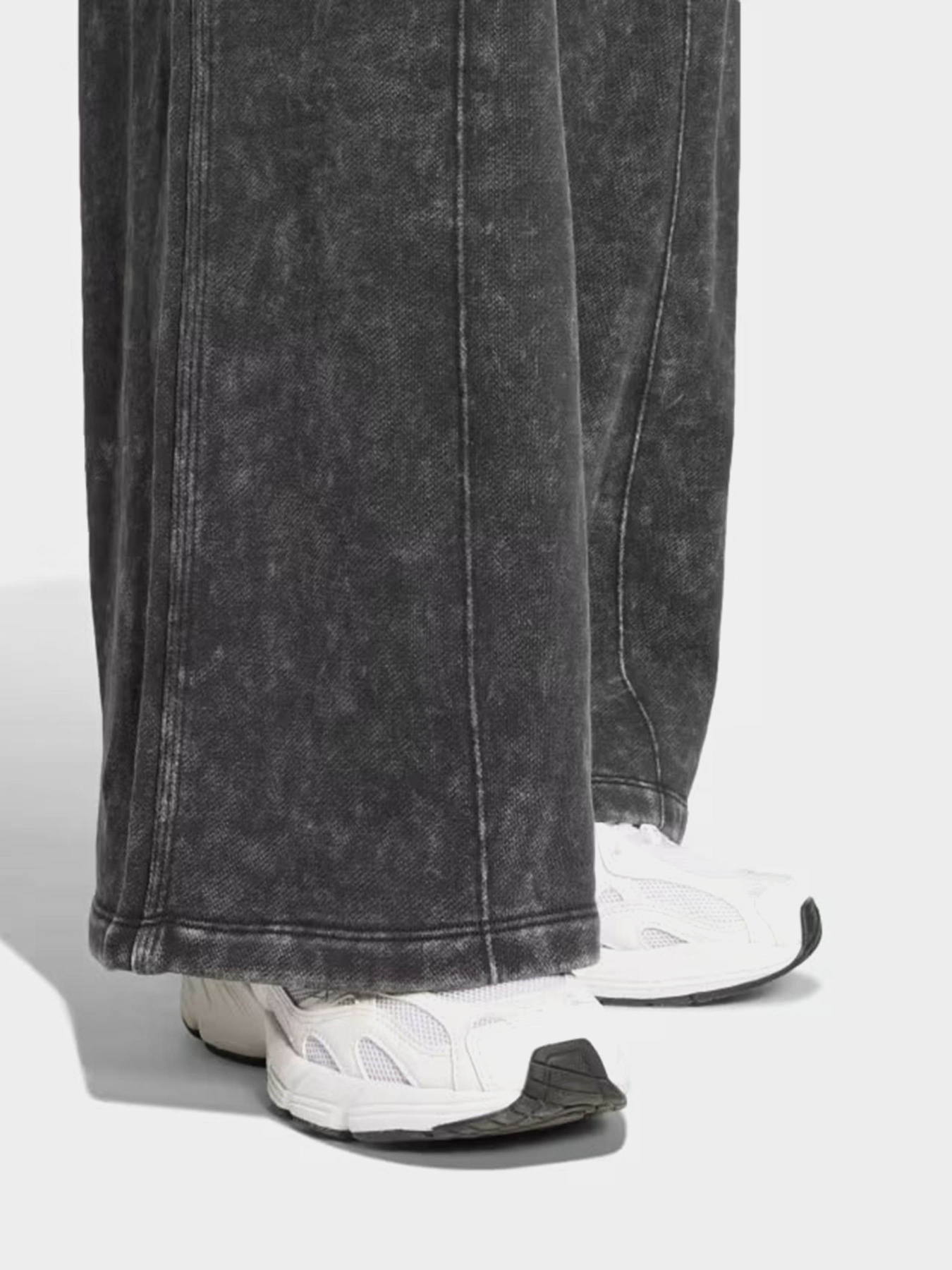 Штаны спортивные Adidas Premium Essentials Washed Loose модель IW5740 Фото