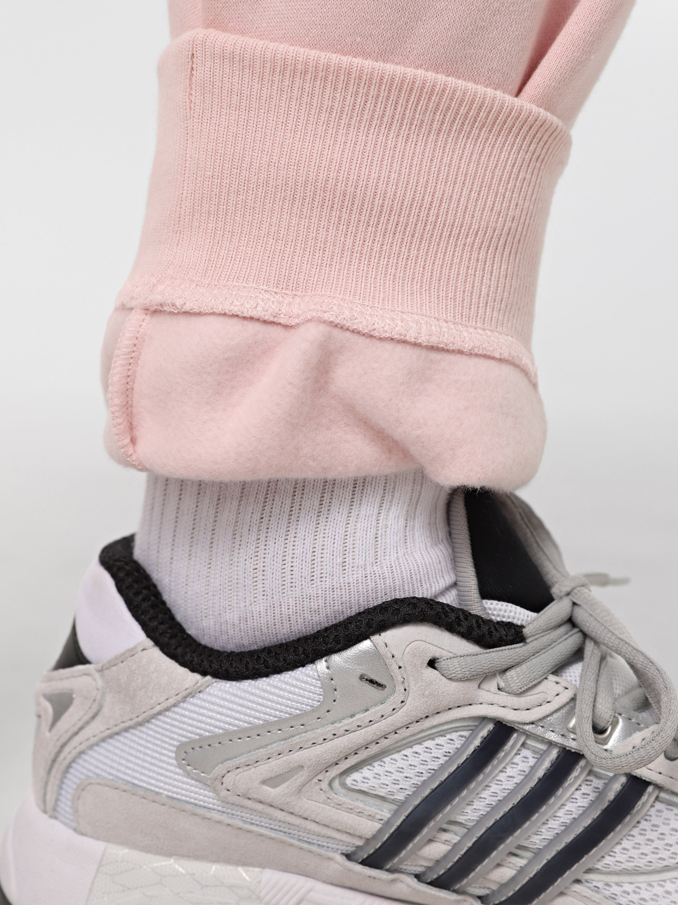 Спортивні штани Adidas BLUV Q3 модель IY1472 Фото