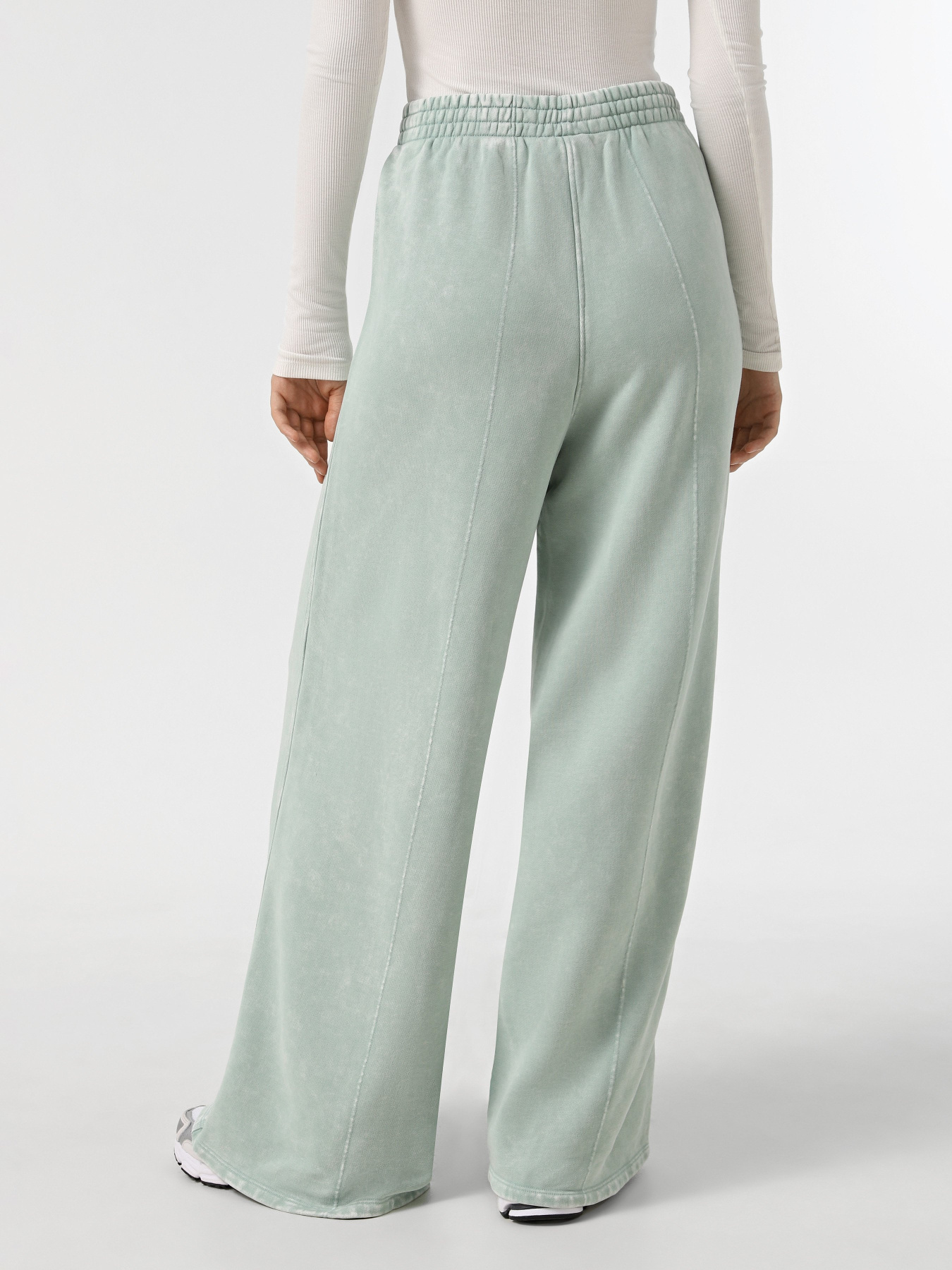 Штани спортивні Adidas Premium Essentials Washed Loose модель IY7398 Фото