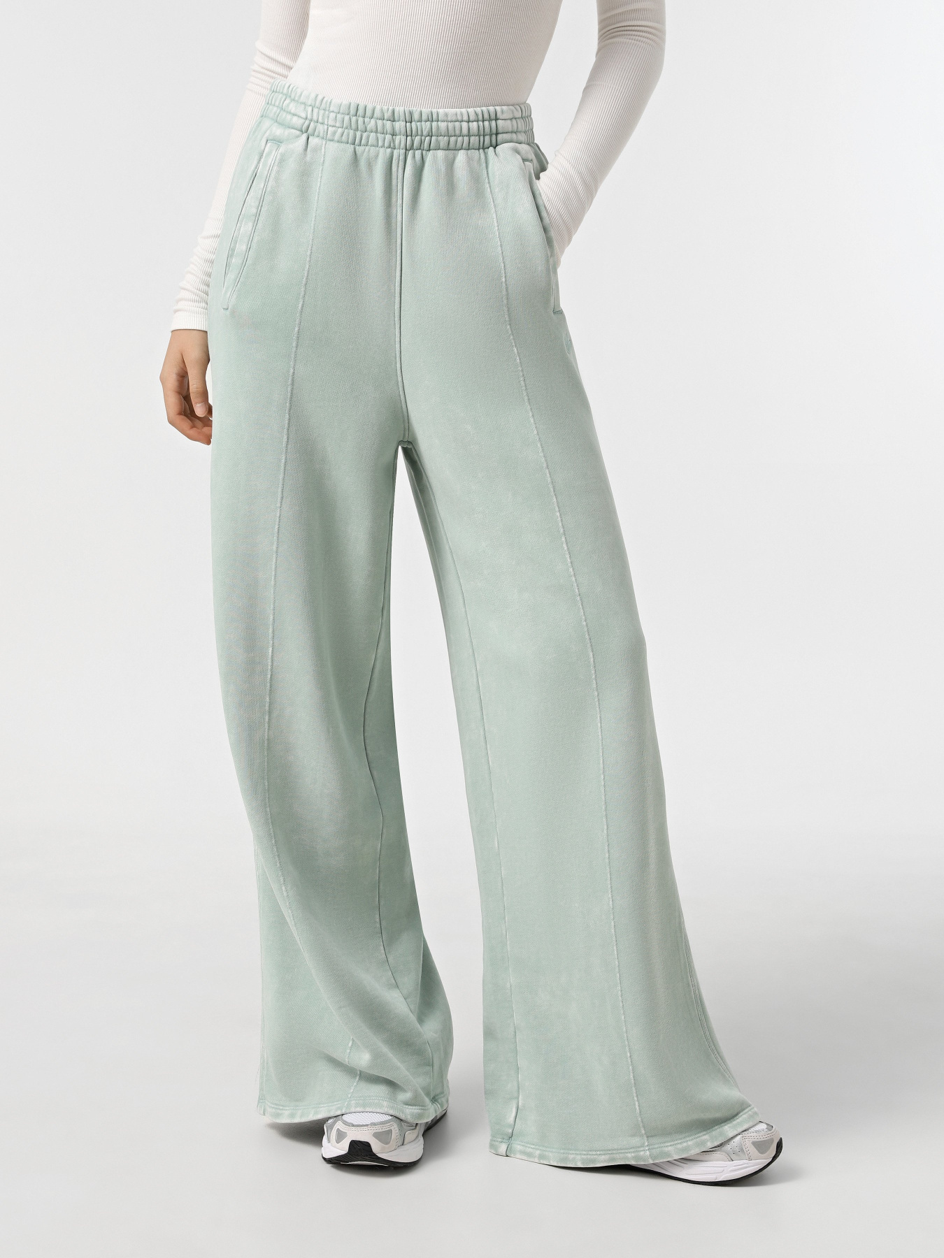 Штани спортивні Adidas Premium Essentials Washed Loose модель IY7398 Фото