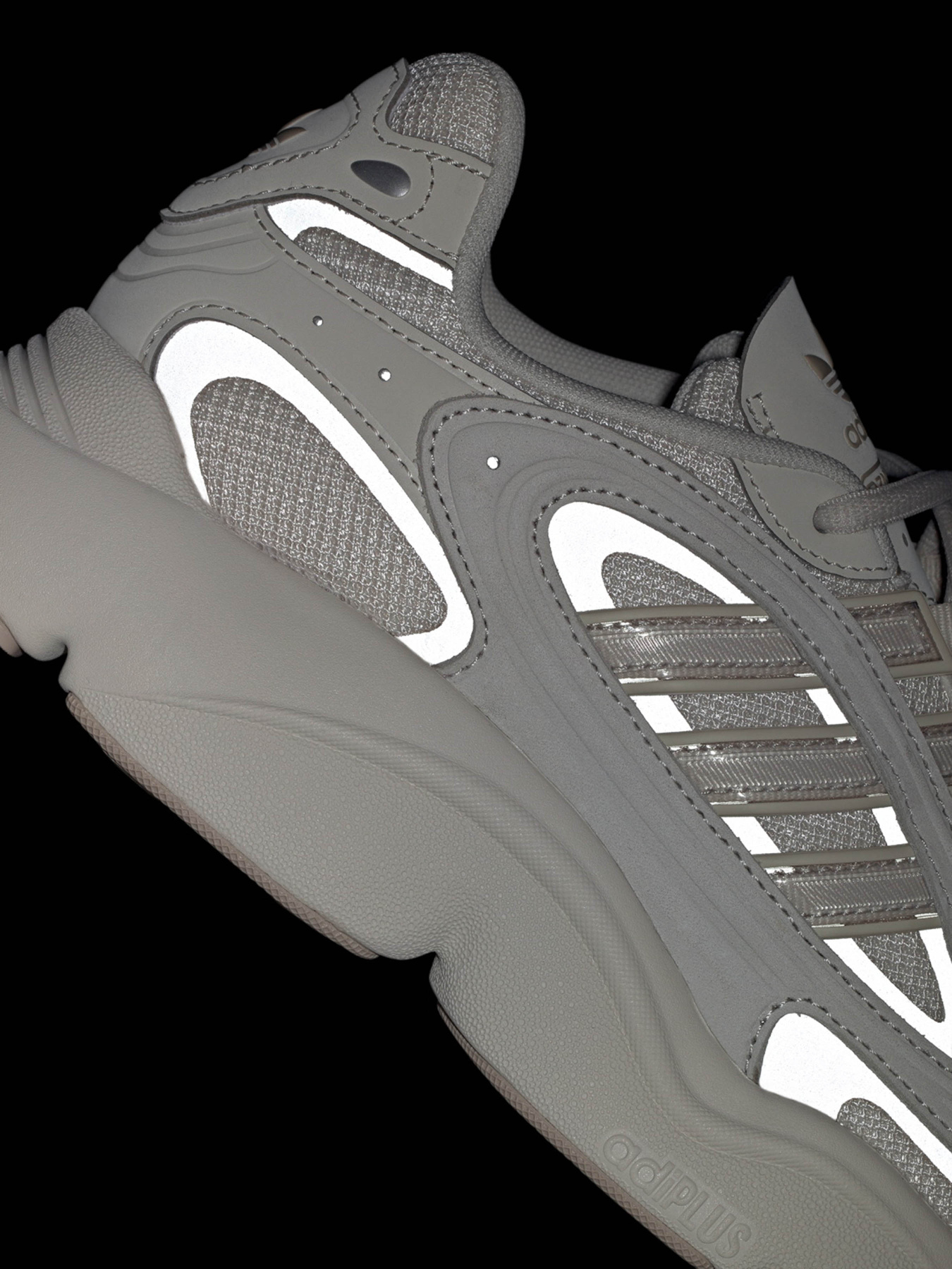 Кроссовки Adidas Ozmillen Originals модель IF9597 Фото