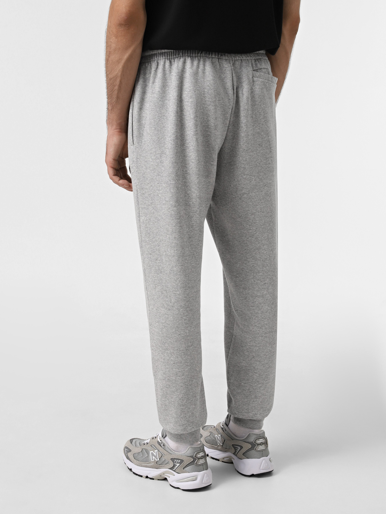 Штаны спортивные Adidas Essentials Regular Sportswear модель HL2230 Фото