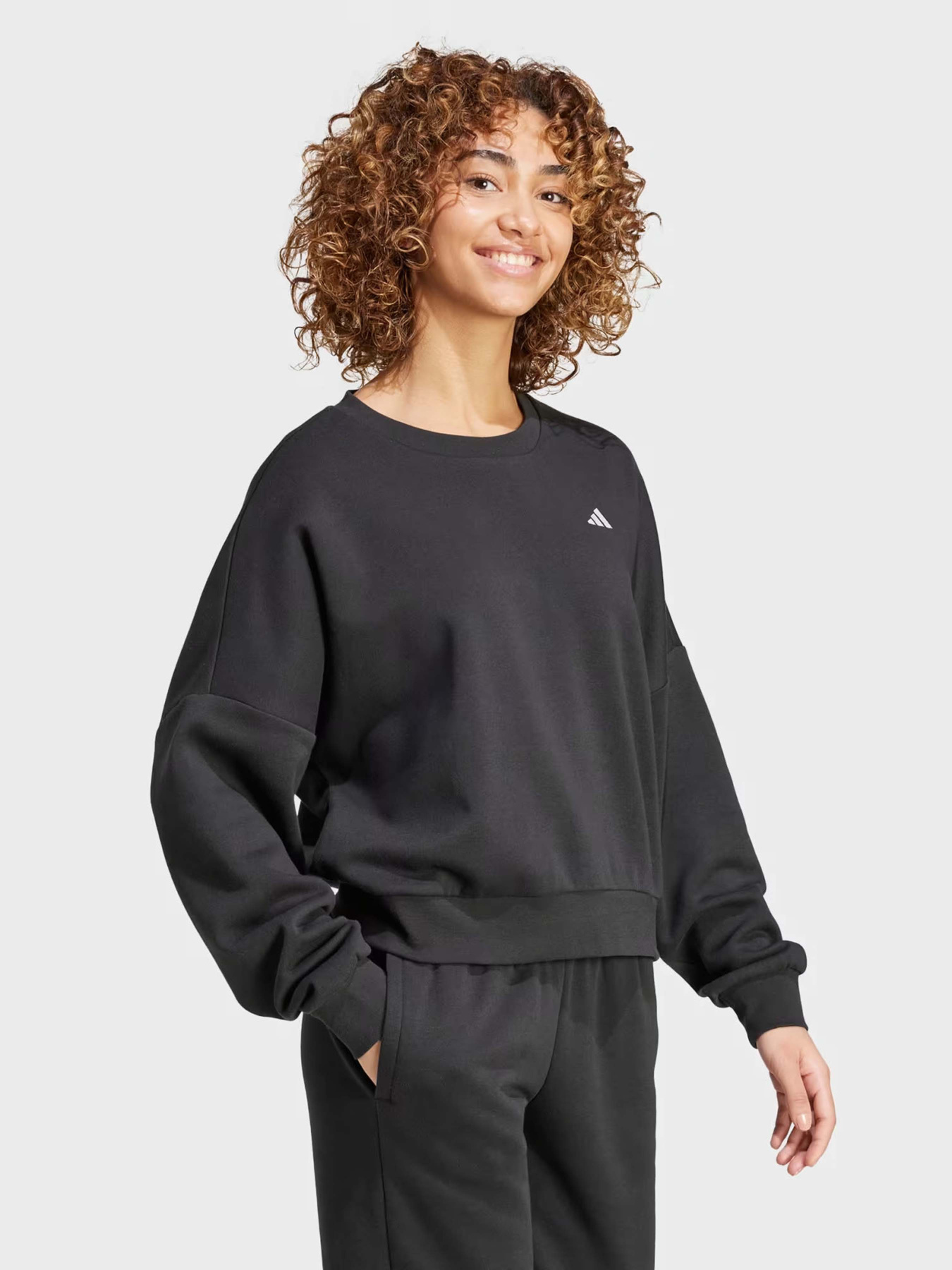 Свитшот Adidas Essentials Small Logo Feel Cozy модель IX7940 Фото