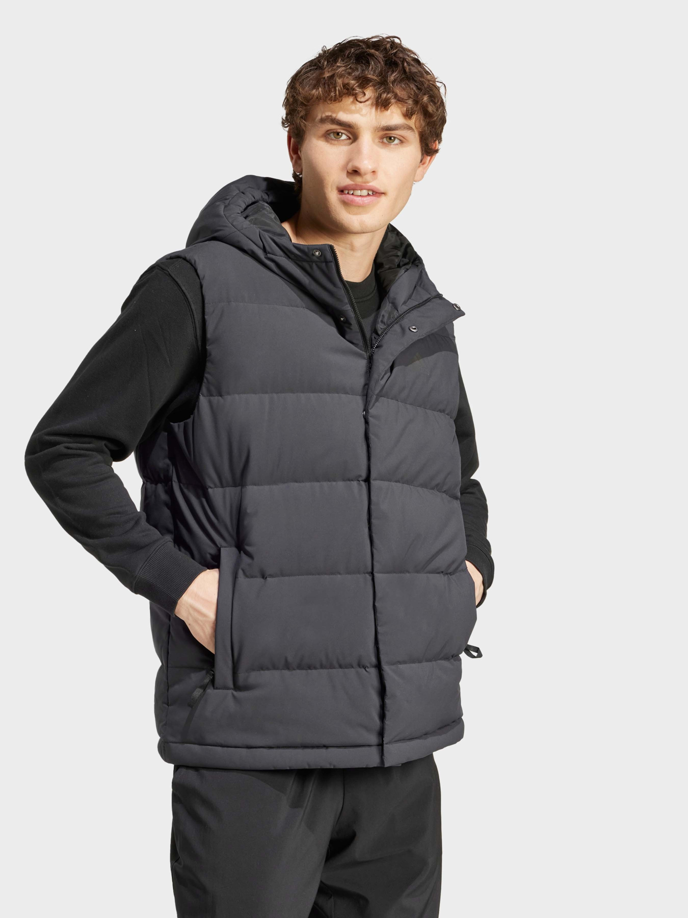 Жилет з утеплювачем Adidas Helionic Sportswear модель IX8113 Фото