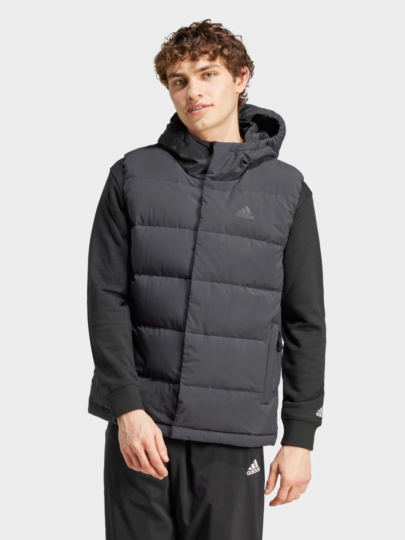 Жилет з утеплювачем Adidas Helionic Sportswear модель IX8113 Фото