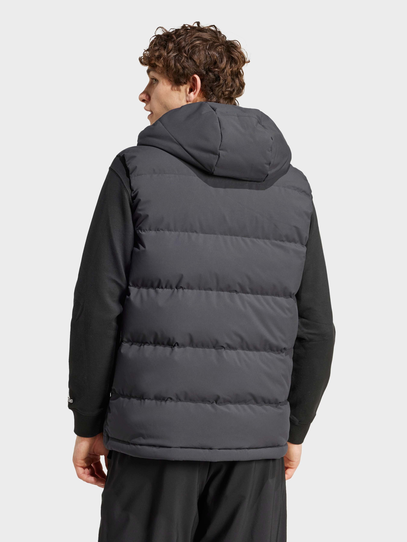 Утеплений жилет Adidas HELIONIC SPORTSWEAR модель IX8113 Фото