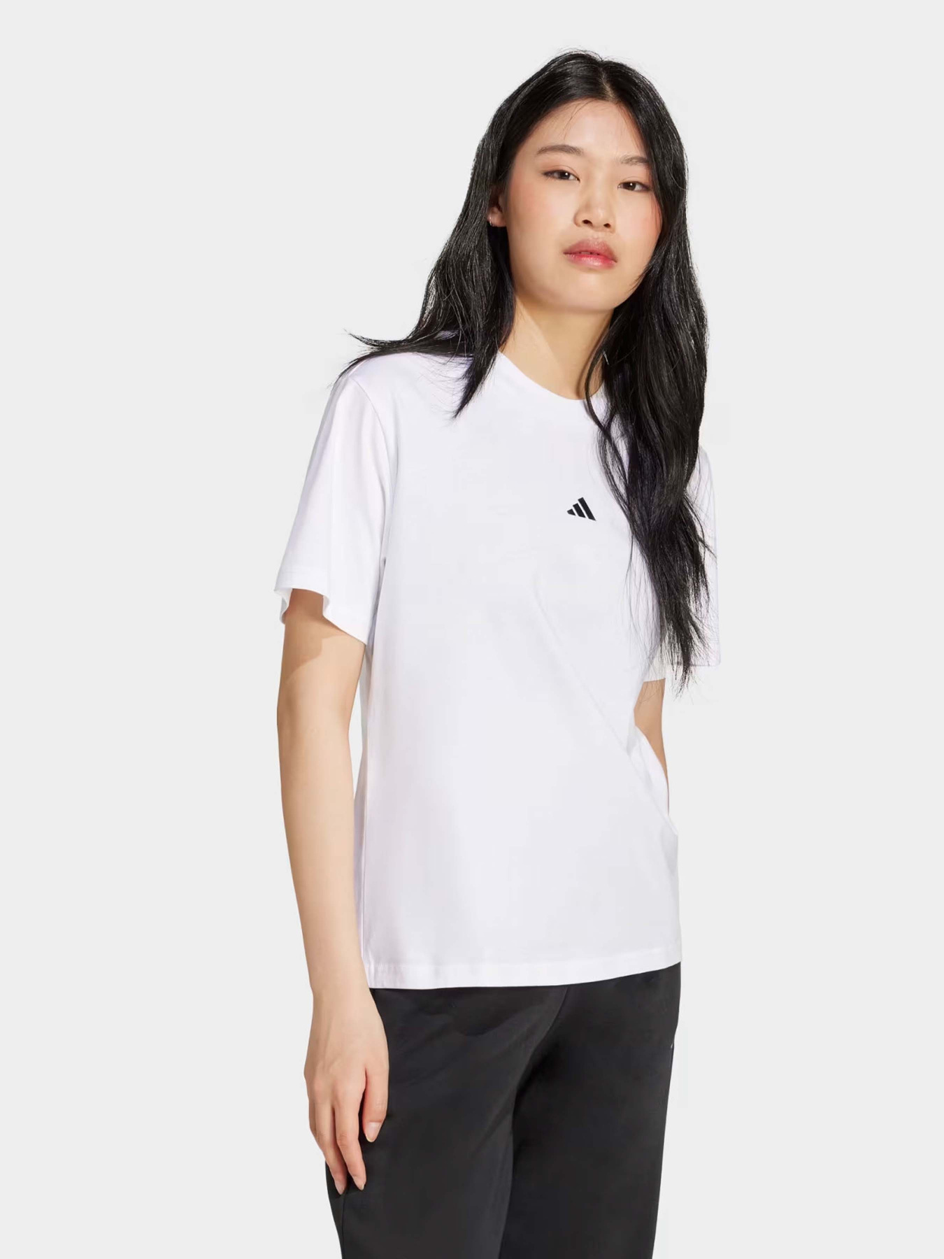 Спортивна футболка Adidas ESSENTIALS SMALL LOGO COTTON модель JC5944 Спортивна футболка Adidas ESSENTIALS SMALL LOGO COTTON модель JC5944 Фото