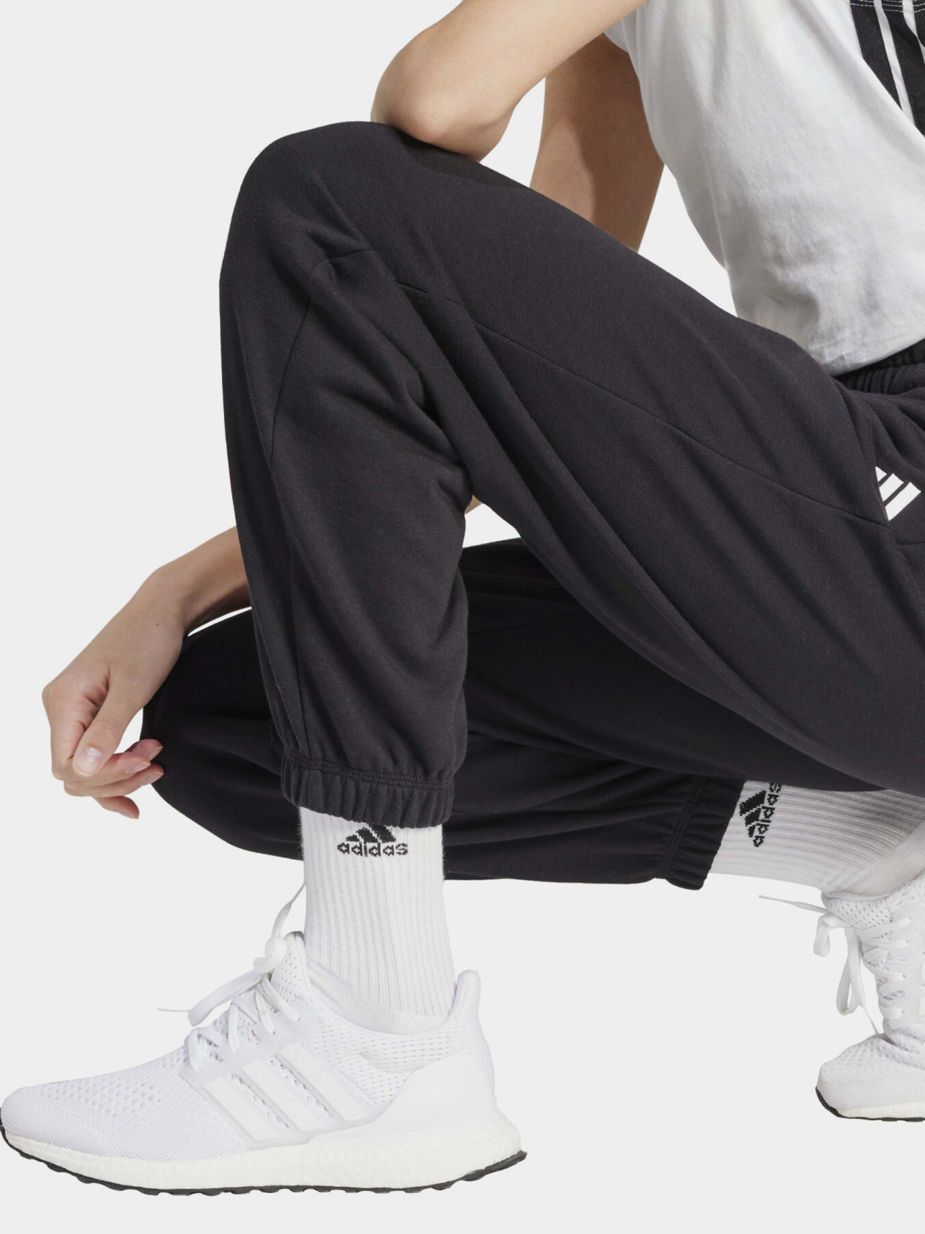 Штани спортивні Adidas Essentials Small Logo French Terry Cuffed Sportswear модель JD7999 Фото