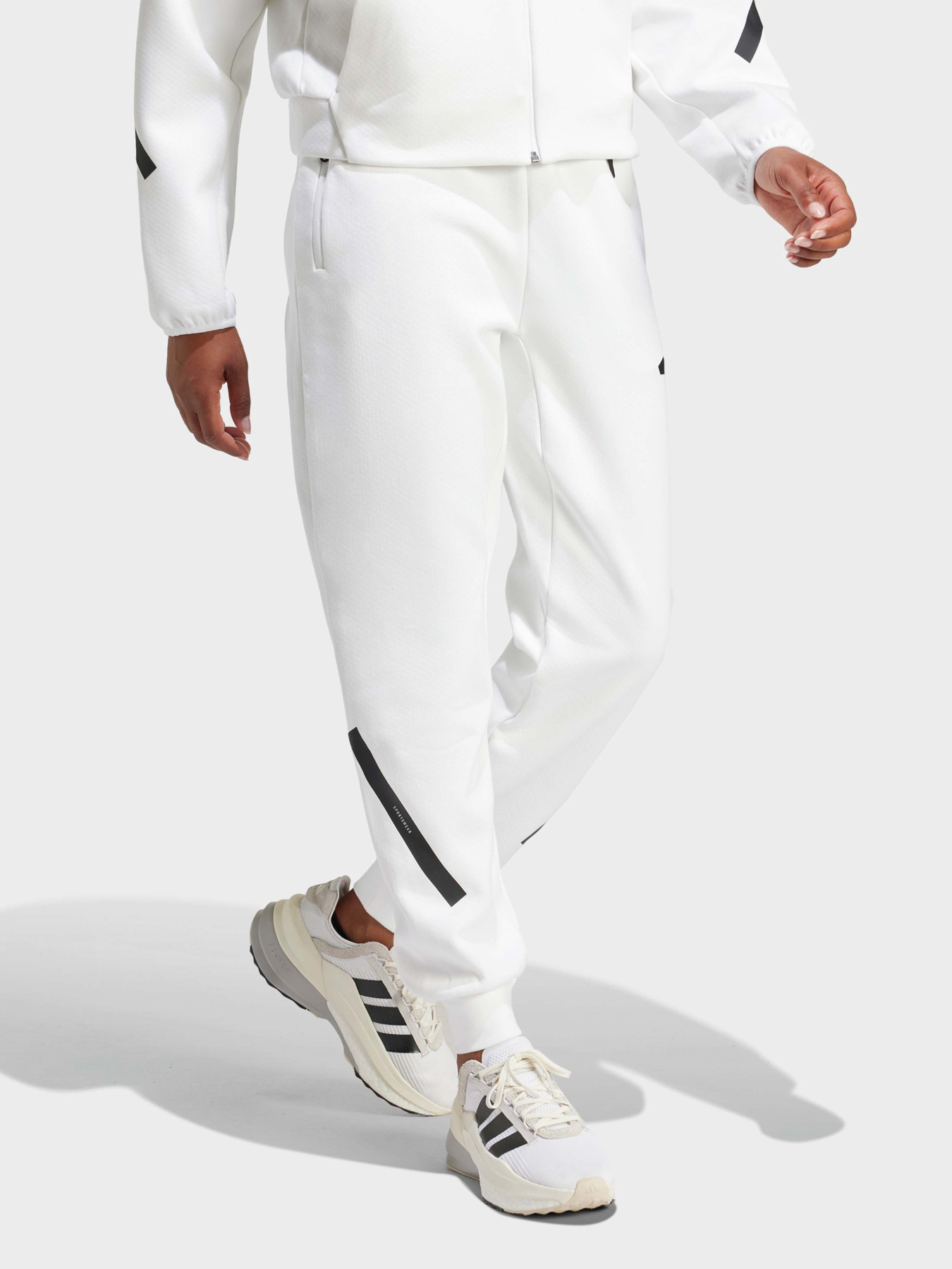 Джоггеры Adidas Z.N.E. SPORTSWEAR модель JE7843 Фото