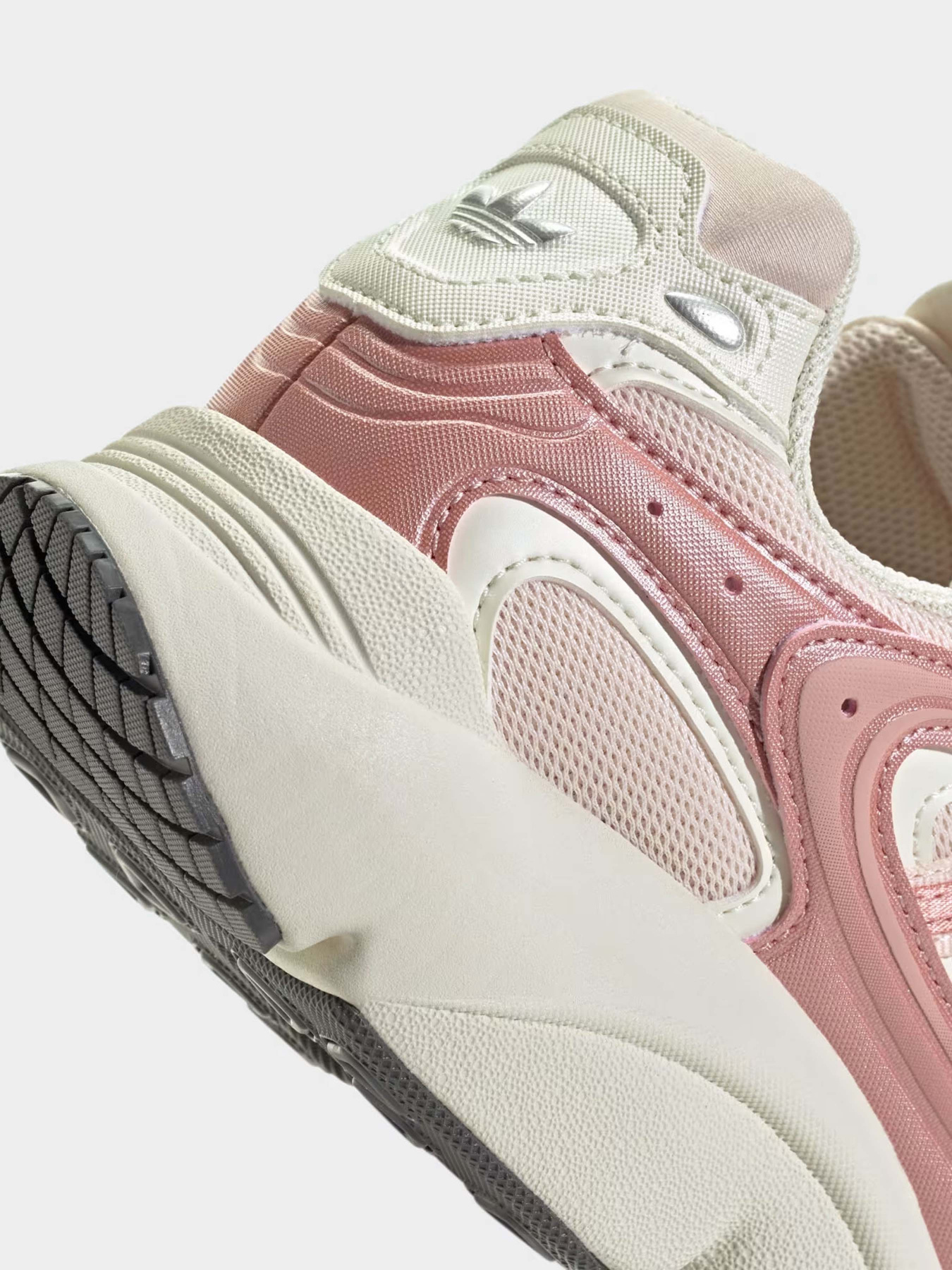 Кроссовки Adidas Ozmillen модель JI3087 Фото