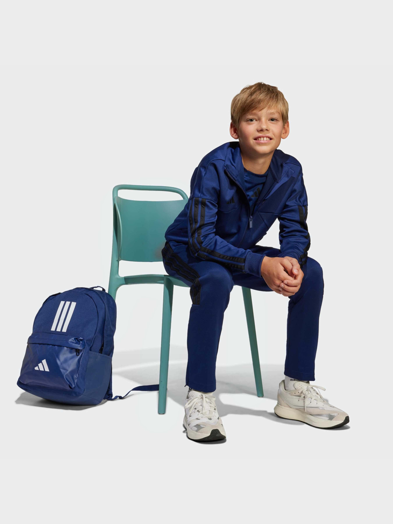 Повседневный рюкзак Adidas CLASSIC BACK-TO-SCHOOL 3-STRIP модель IS7041 Фото