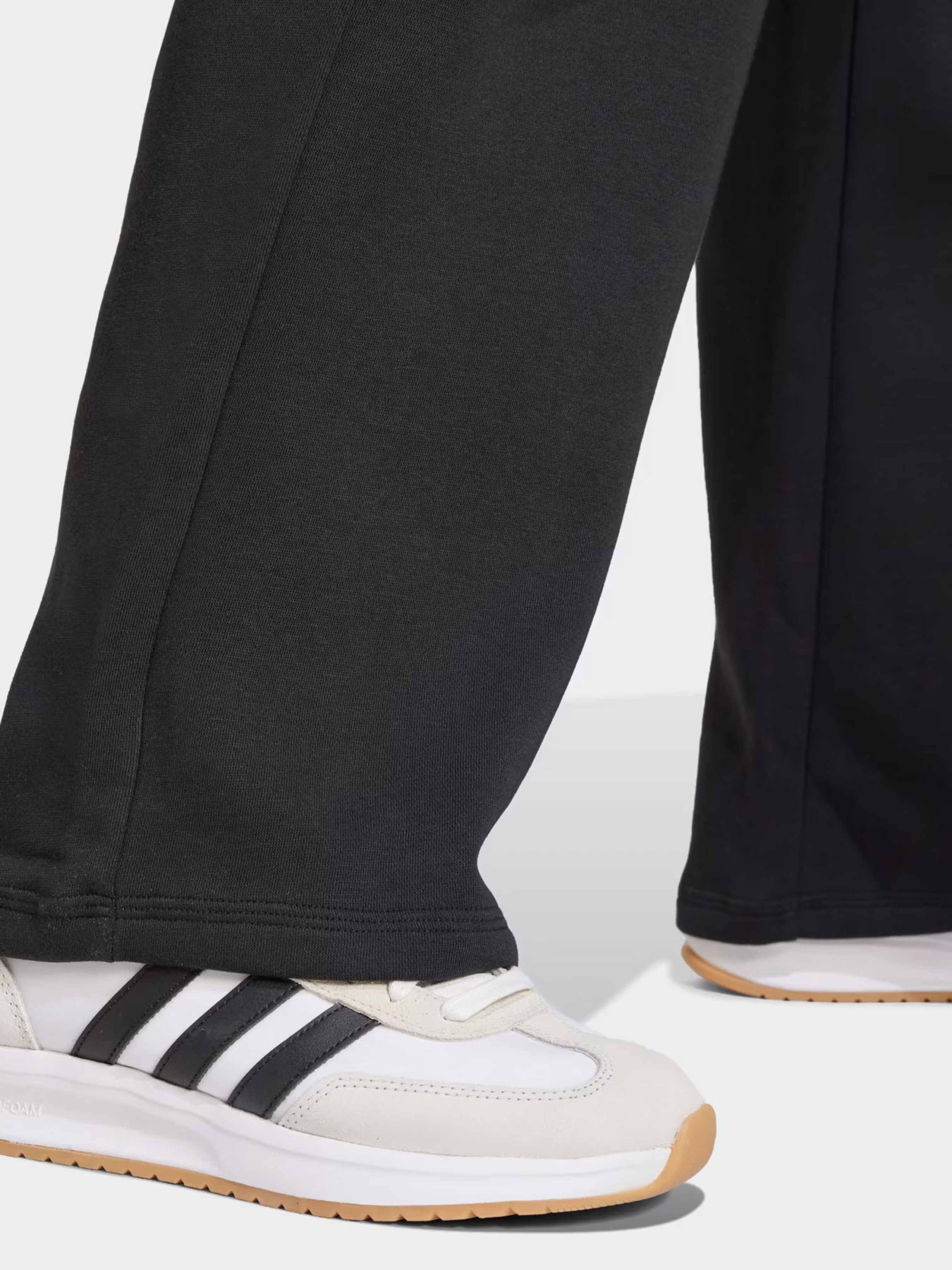 Штаны спортивные Adidas Essentials Small Logo модель JC5921 Фото