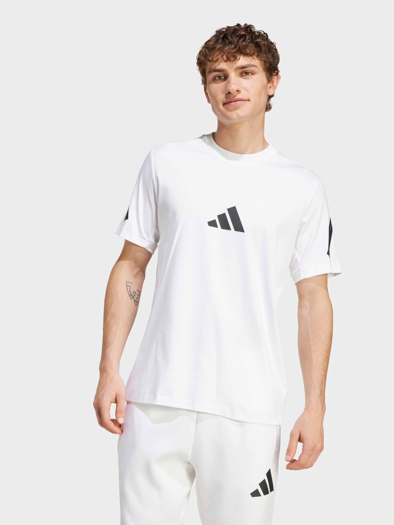 Футболка Adidas Z.N.E. SPORTSWEAR модель JE3078 Футболка Adidas Z.N.E. SPORTSWEAR модель JE3078 Фото