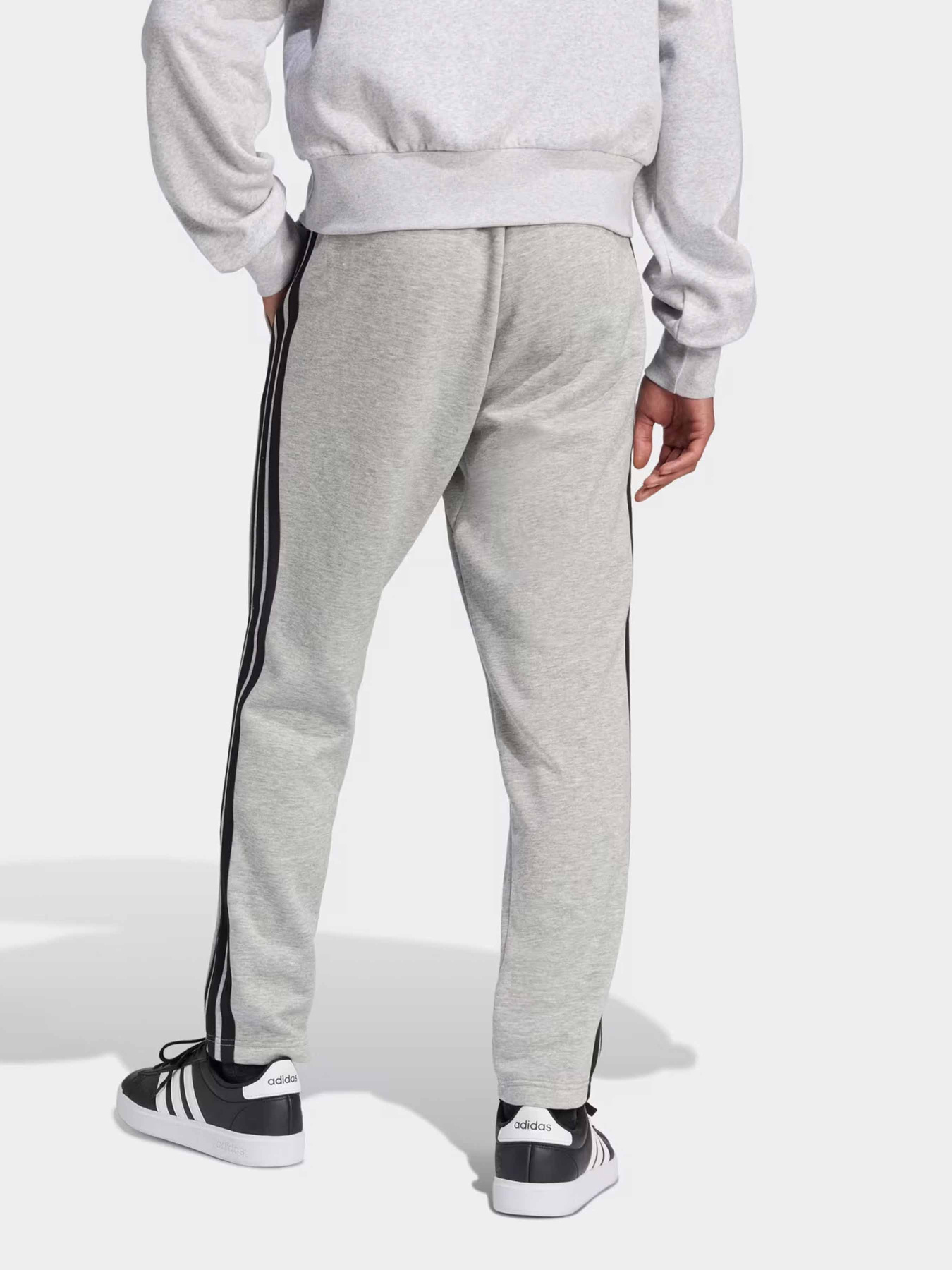Штани Adidas ESSENTIALS 3-STRIPES модель JE6335 Штани Adidas ESSENTIALS 3-STRIPES модель JE6335 Фото