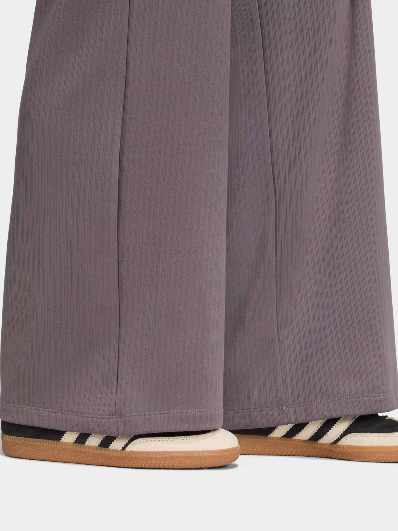 Спортивні штани Adidas ESSENTIALS модель JV7485 Фото