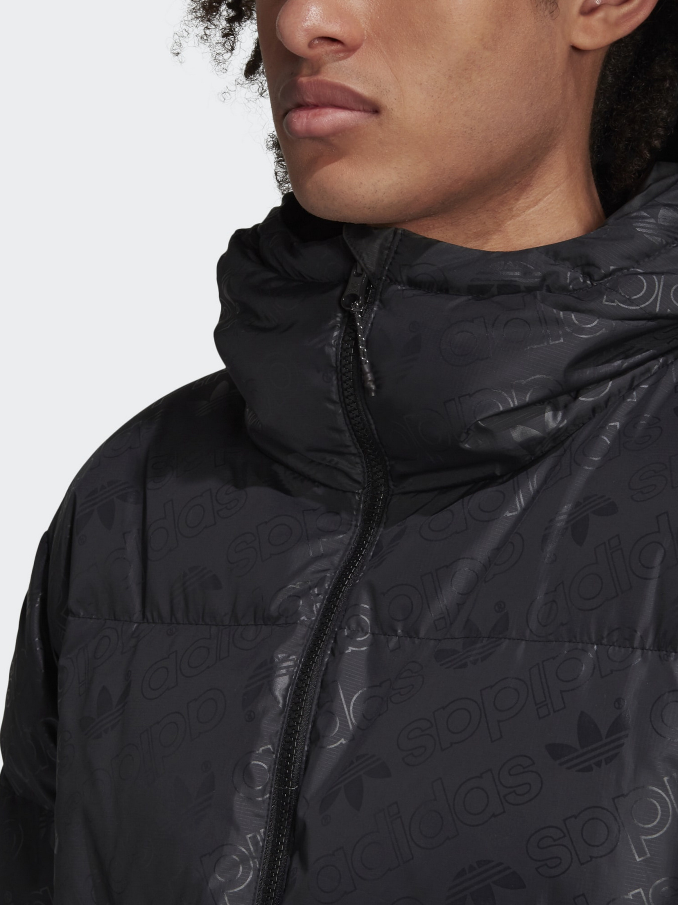 Куртки та дублянки Adidas модель JW5839 Фото
