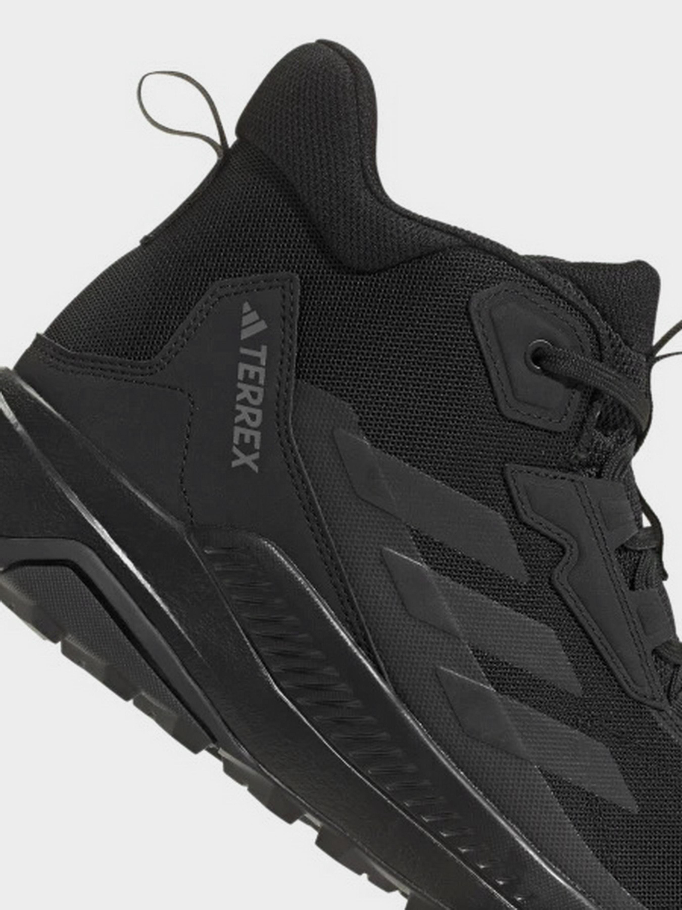 Ботинки аутдор Adidas модель IE1473 Фото