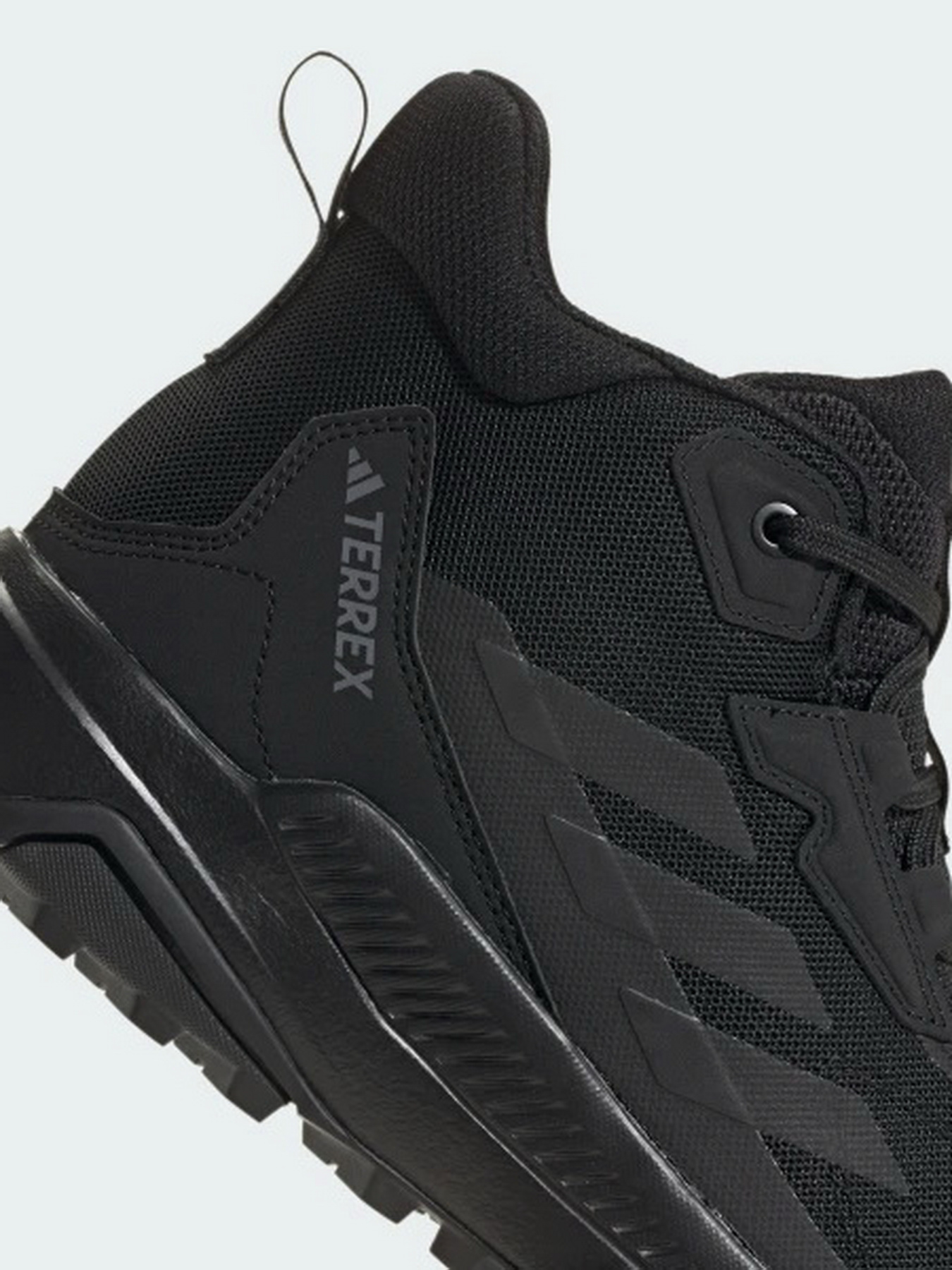 Ботинки аутдор Adidas модель IE1475 Фото