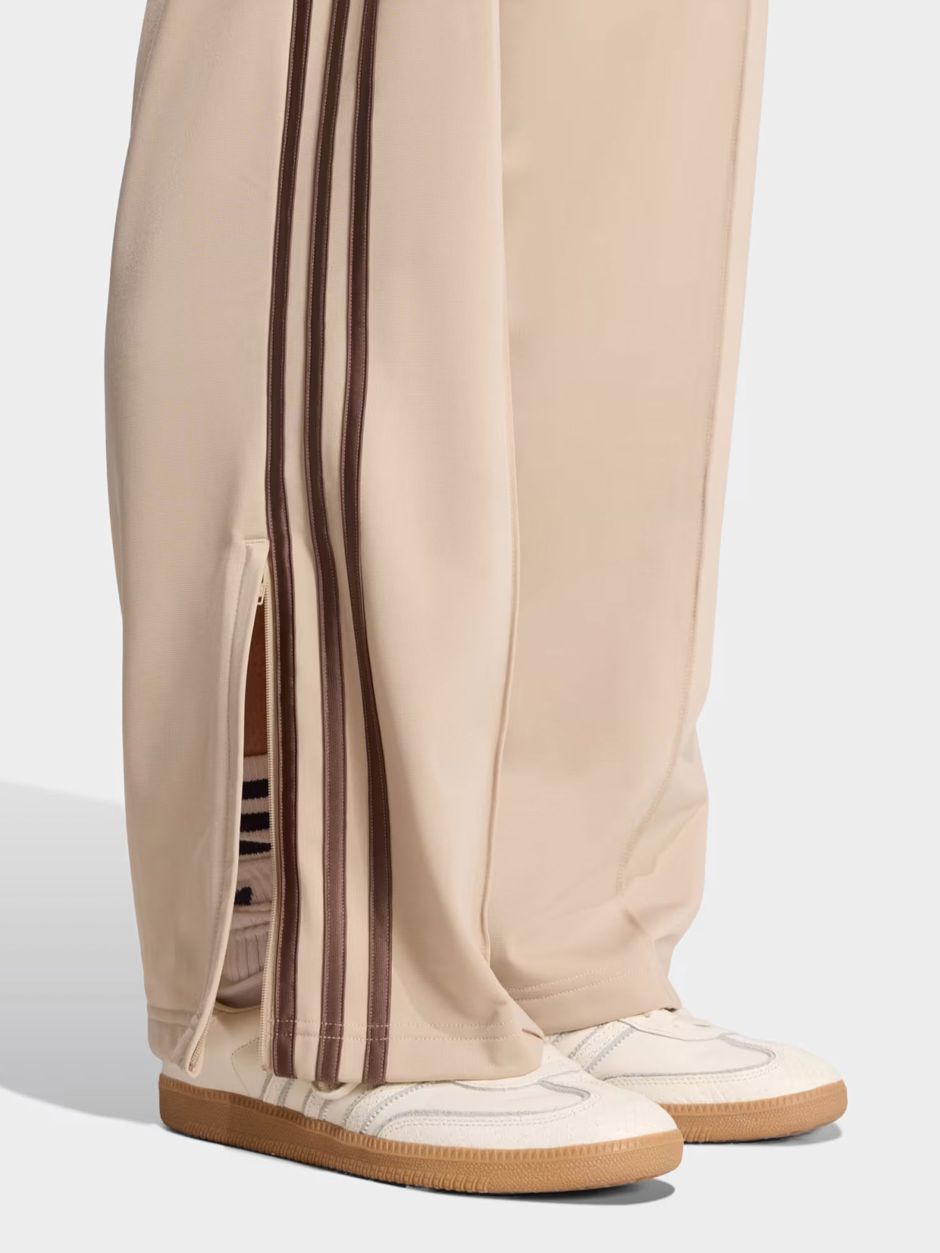 Штаны спортивные Adidas FIREBIRD LOOSE TRACK модель KD3660 Фото