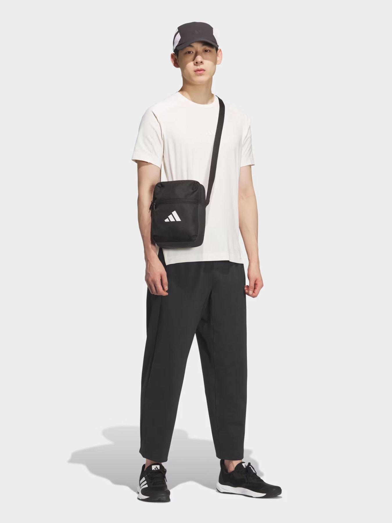 Adidas модель JM7152 Adidas модель JM7152 Фото