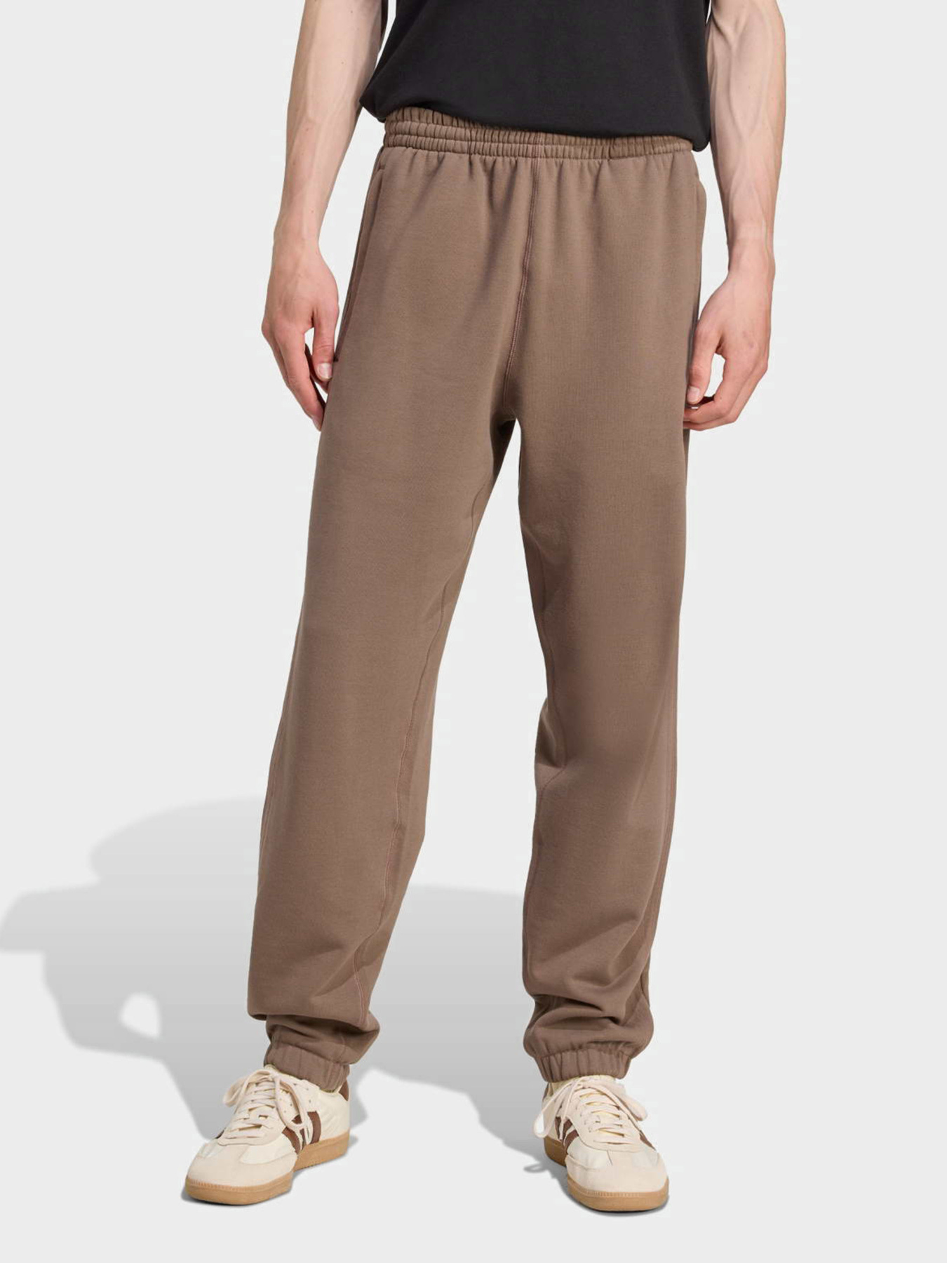 Брюки Adidas ESS модель JW1048 Брюки Adidas ESS модель JW1048 Фото