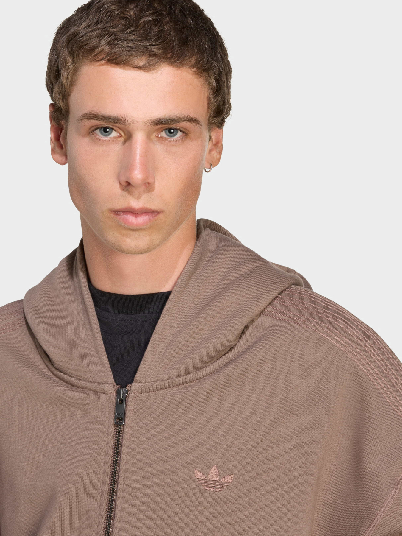 Adidas модель JW1072 Adidas модель JW1072 Фото