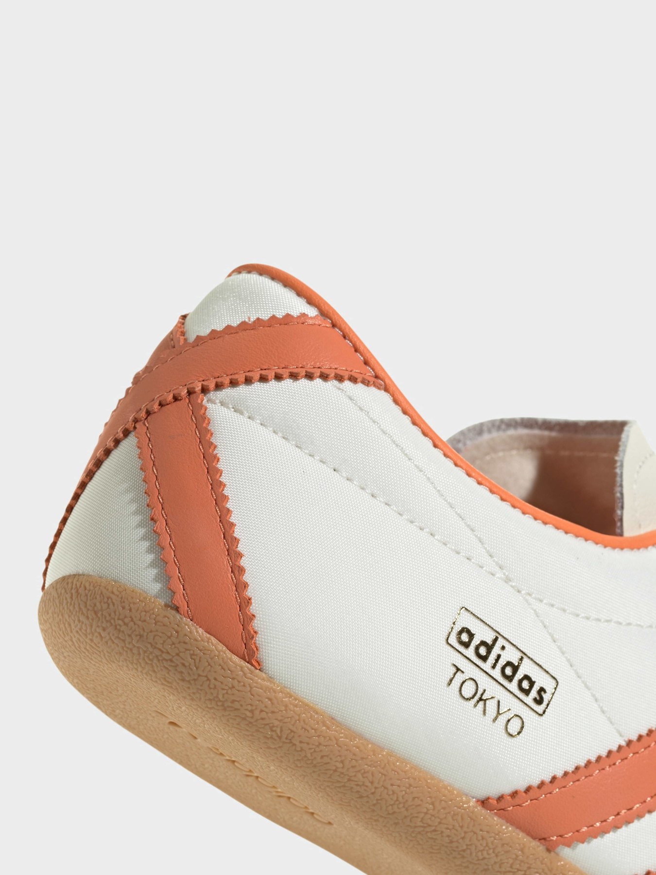 Adidas модель IH3993 Adidas модель IH3993 Фото