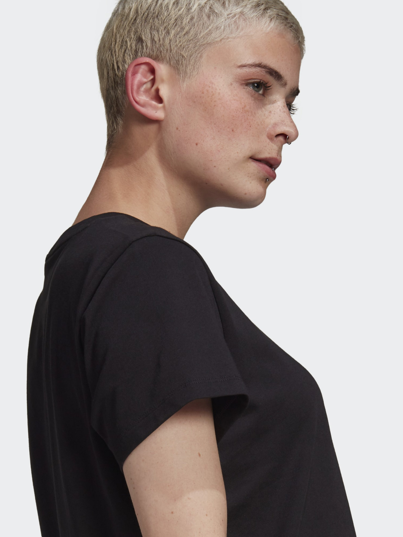 Футболка Adidas LOUNGEWEAR ADICOLOR CLASSICS LOOSE модель GN2919 Фото