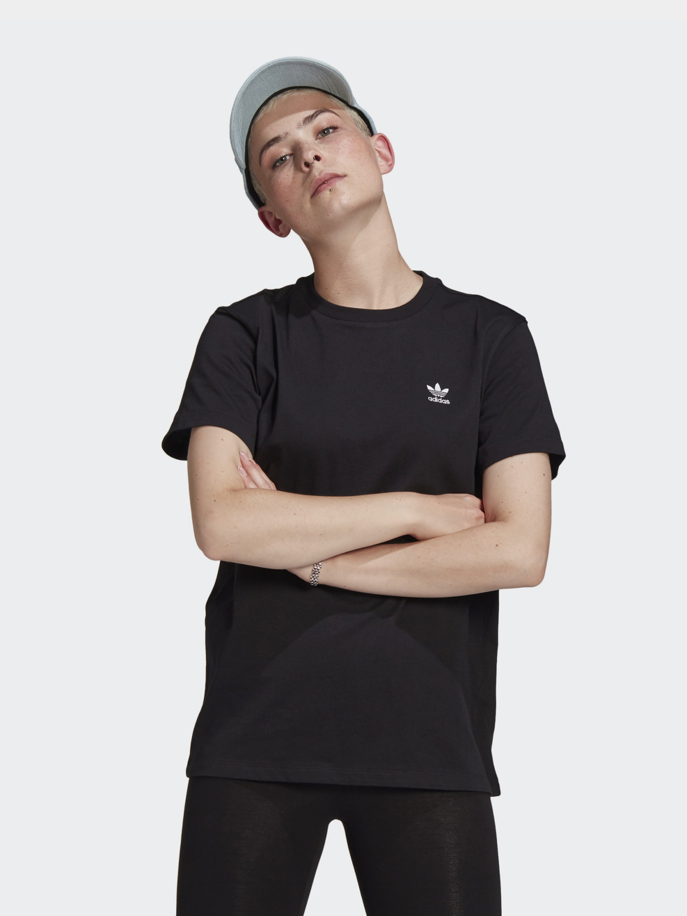 Футболка Adidas LOUNGEWEAR ADICOLOR CLASSICS LOOSE модель GN2919 Фото