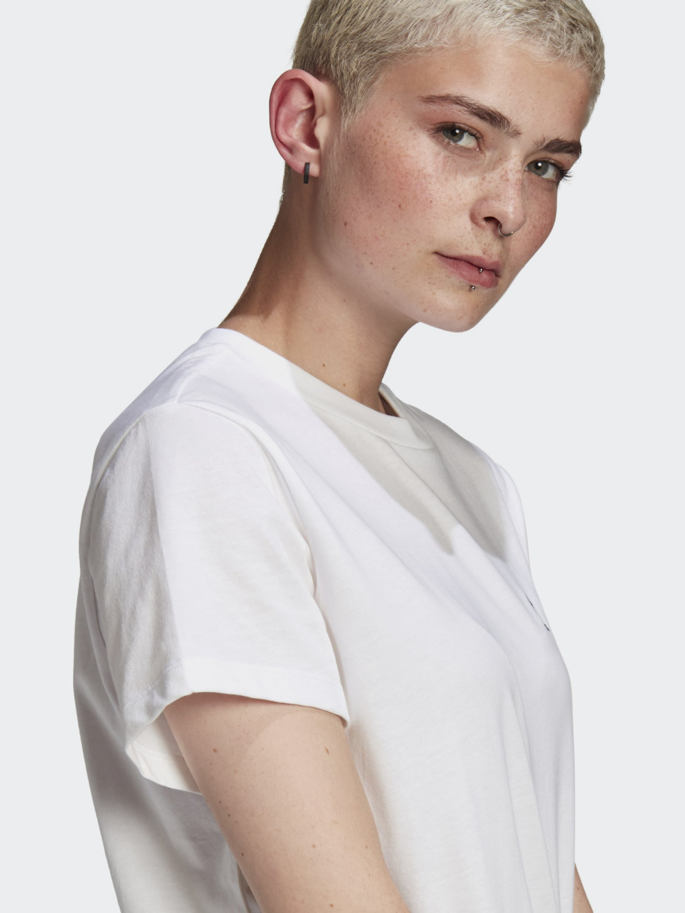 Футболка Adidas LOUNGEWEAR ADICOLOR CLASSICS LOOSE модель GN2924 Фото