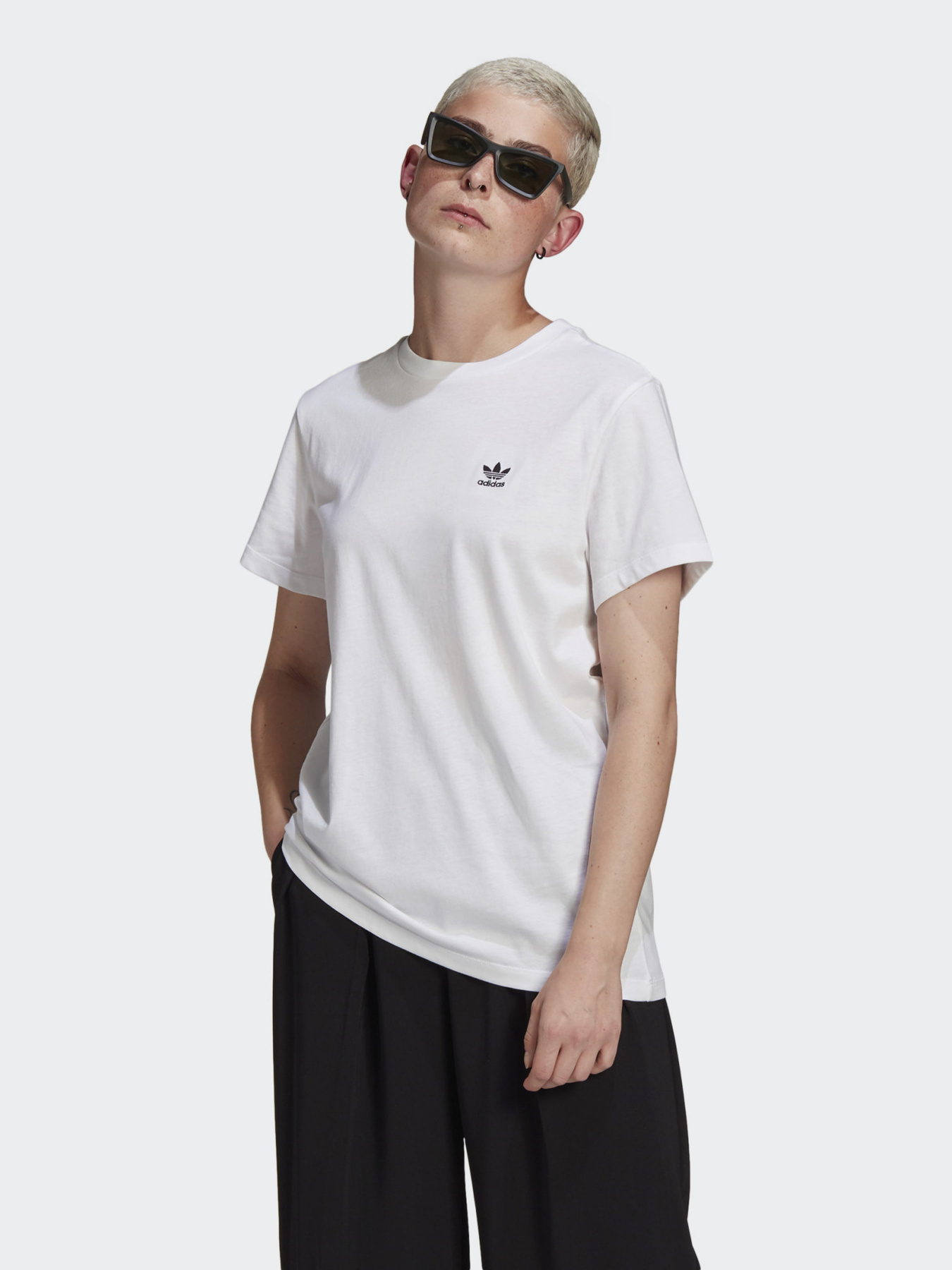 Футболка Adidas LOUNGEWEAR ADICOLOR CLASSICS LOOSE модель GN2924 Фото