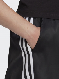 Повседневные шорты Adidas ADICOLOR CLASSICS модель GN2774 Фото